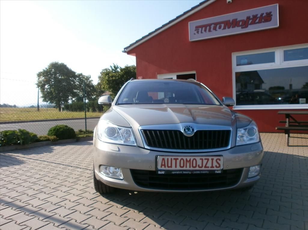 Škoda Octavia, 2,0 TDI LAURIN & KLEMENT NOVÉ - fotka 2