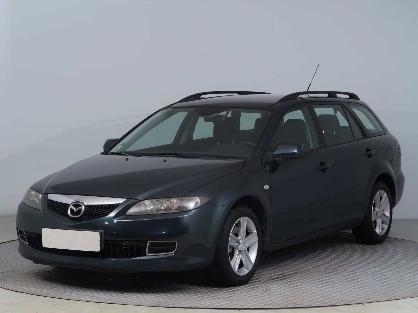 Mazda 6, 1.8, Tažné, Klima - fotka 2