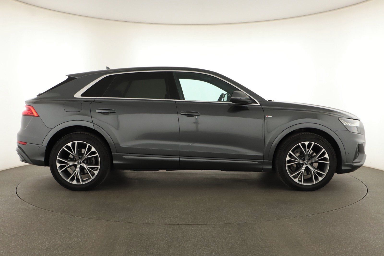 Audi Q8, 50 TDI, S-Line - fotka 6