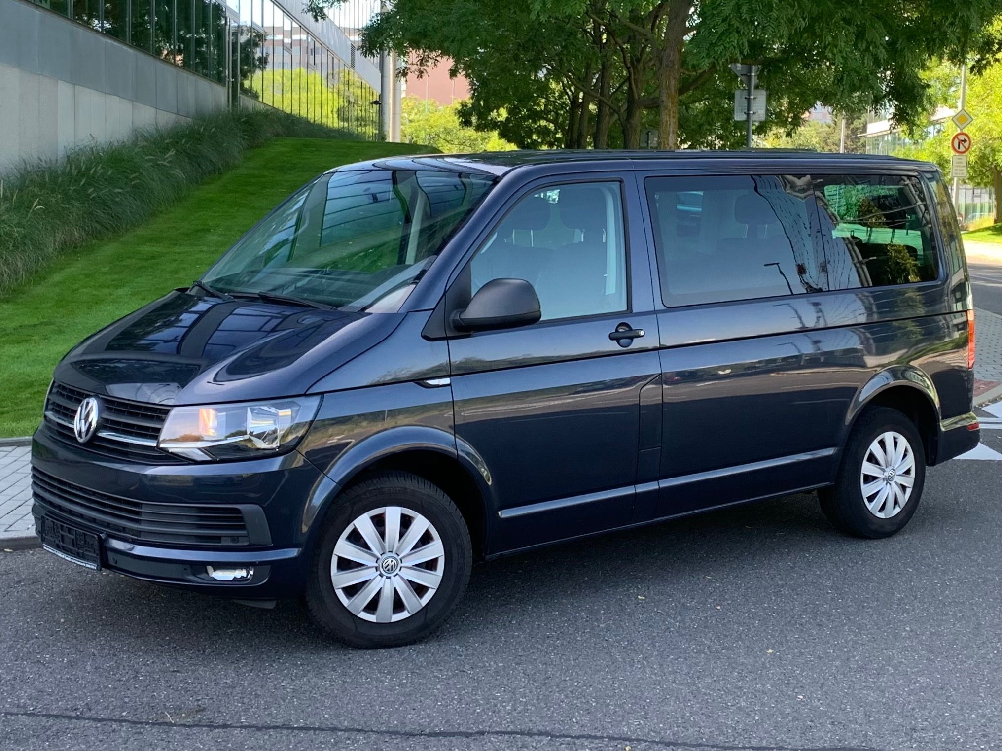 Volkswagen Multivan, 110kw, Manual, Webasto, Tažné - fotka 2