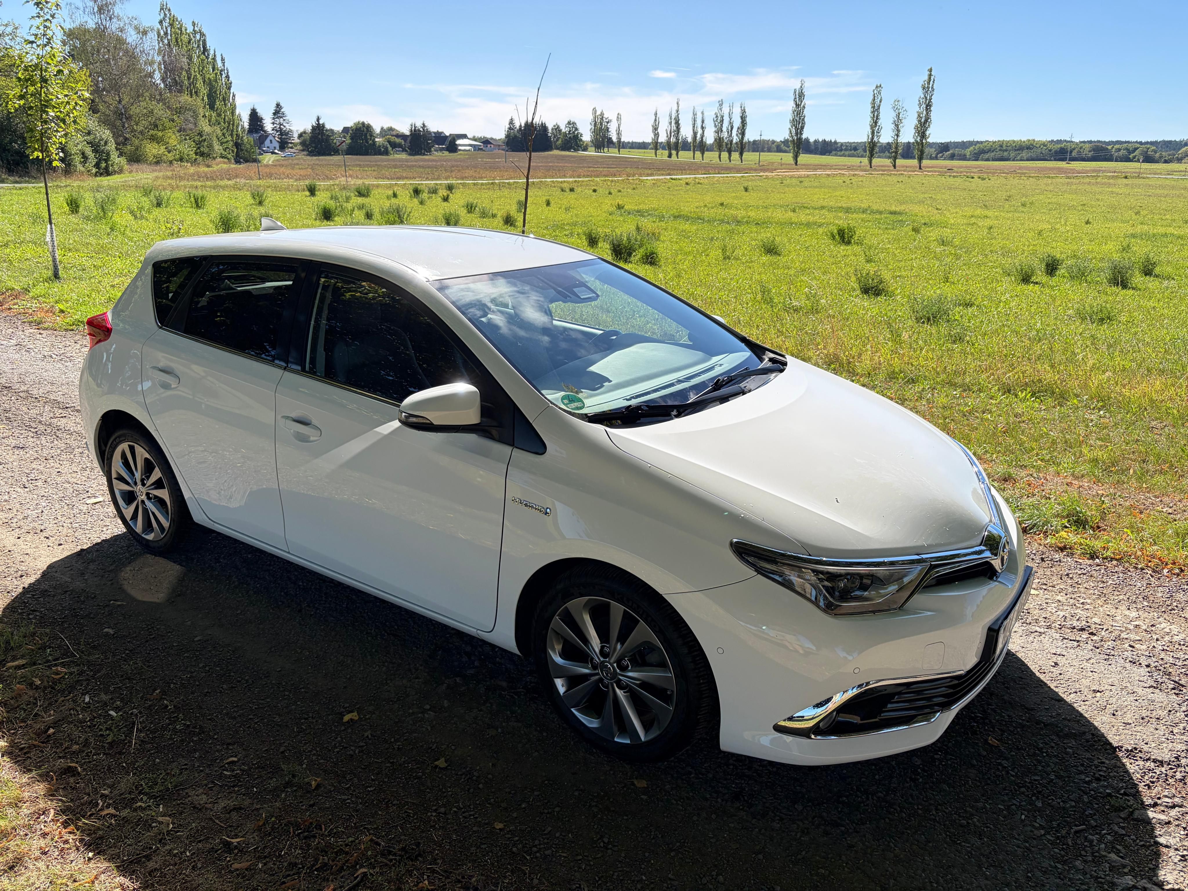 Toyota Auris, 1.8 Hybrid - fotka 5