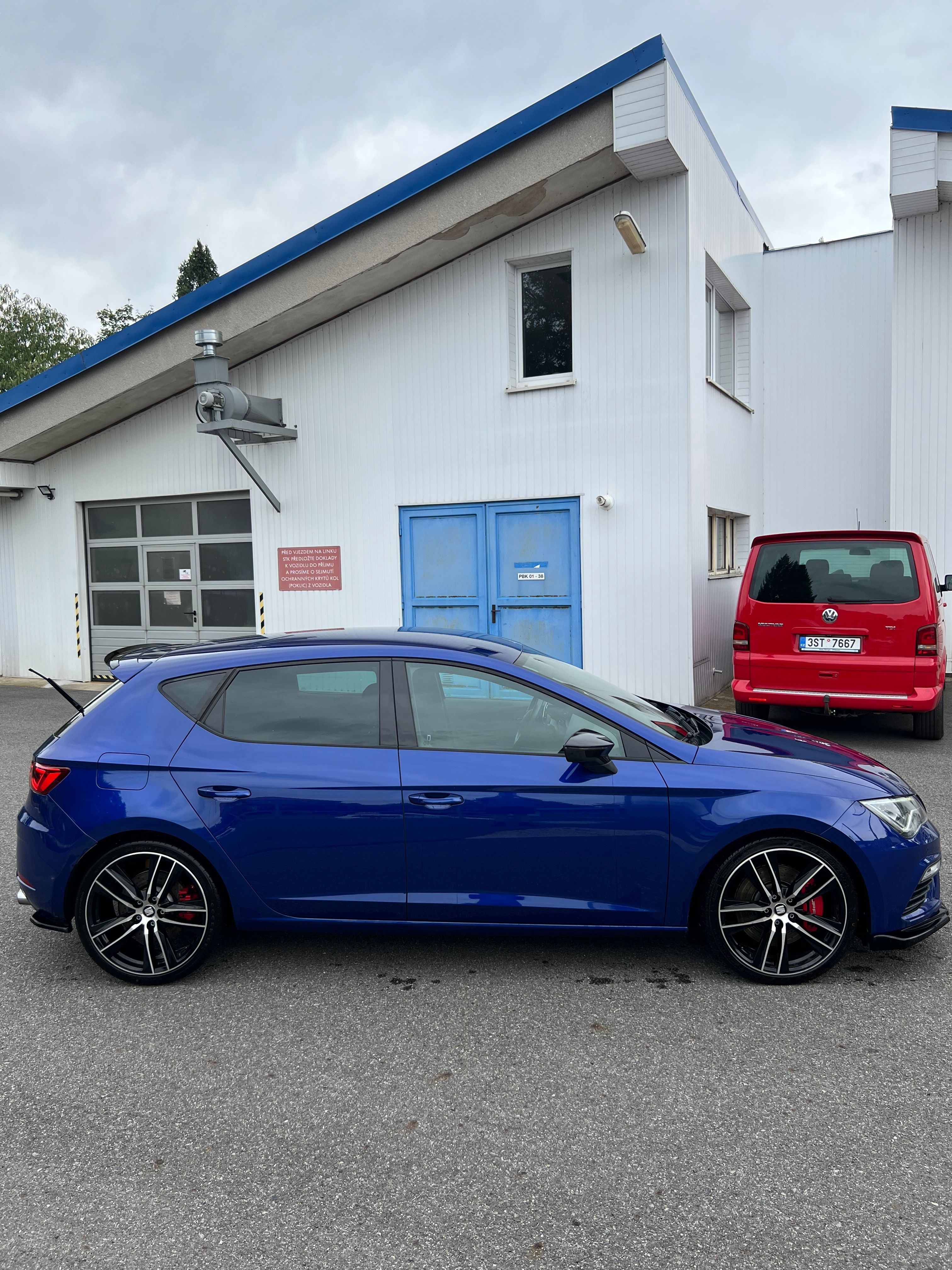 Seat Leon, Cupra 300 - fotka 2