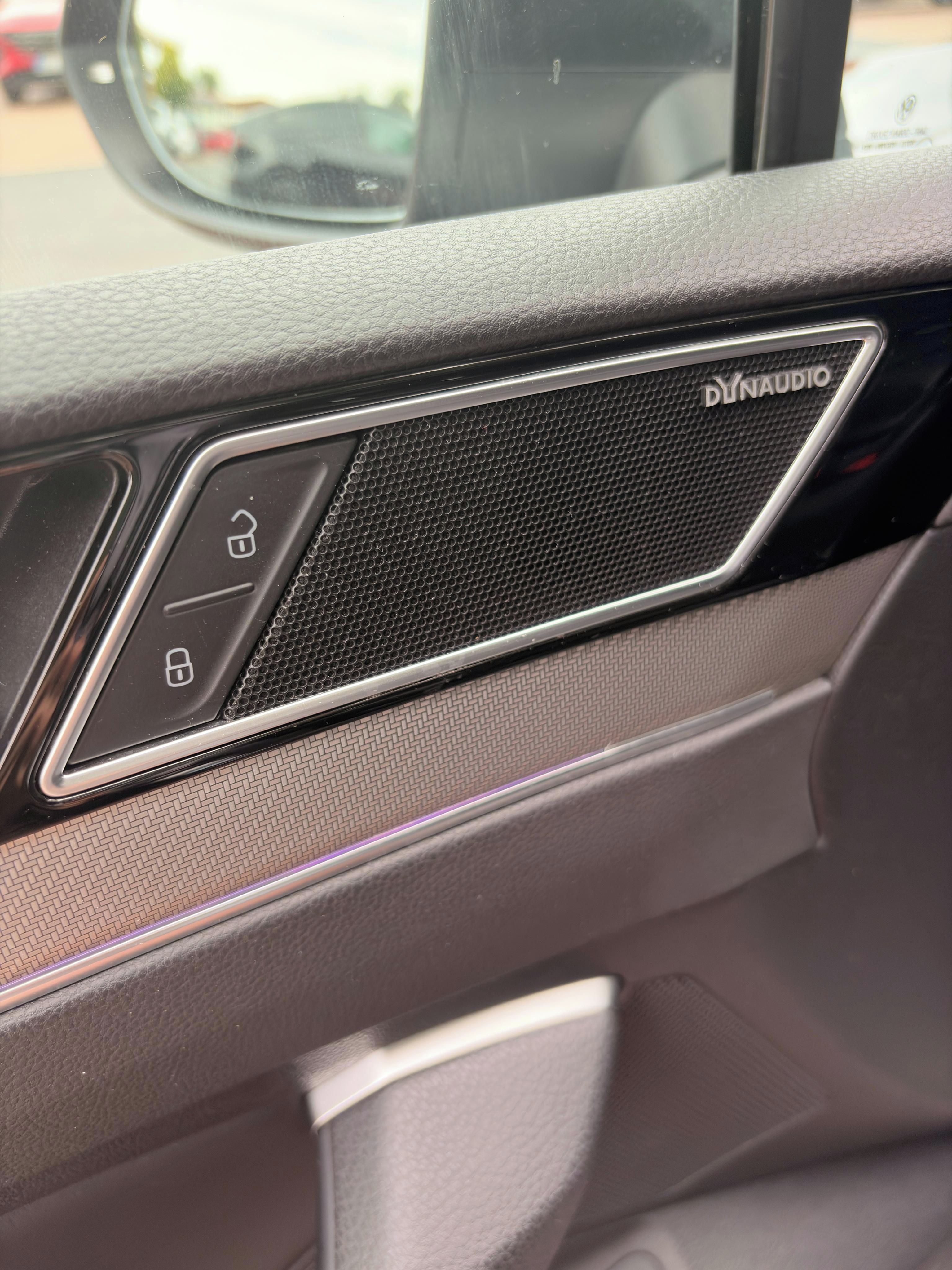 Volkswagen Passat, 2.0 TDI 140kw r-line - fotka 3