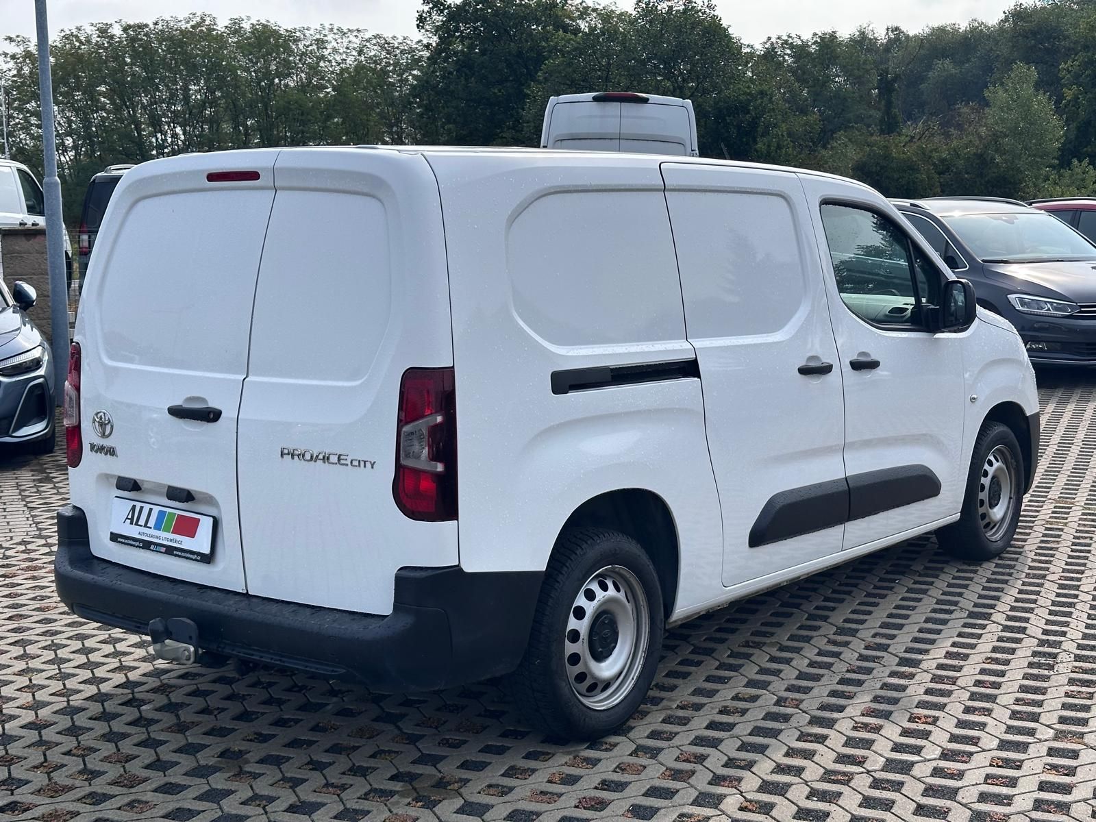 Toyota Proace City, 1.5 D 75kW - fotka 2