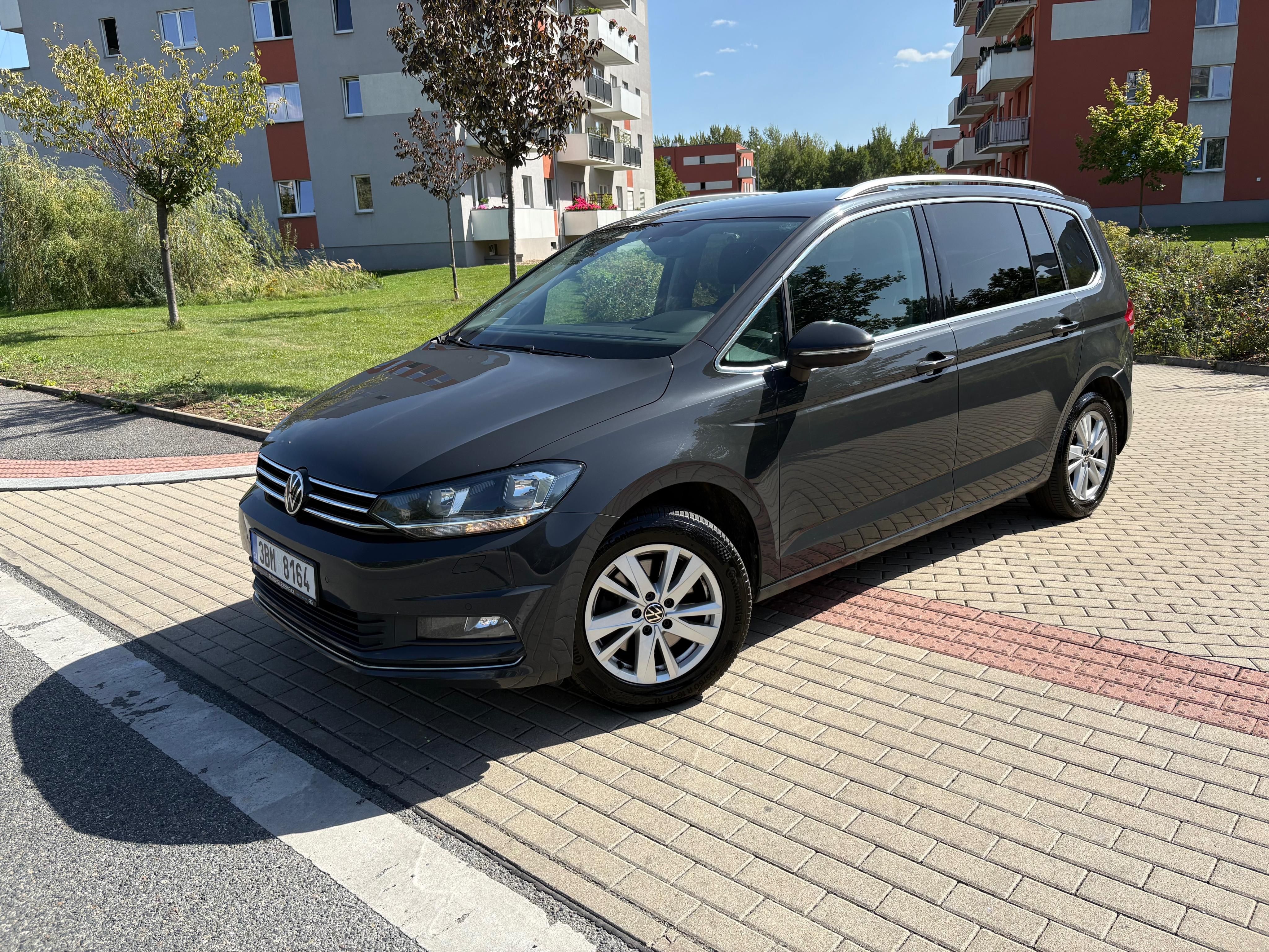 Volkswagen Touran, 2.0TDI DSG, 7míst - fotka 2