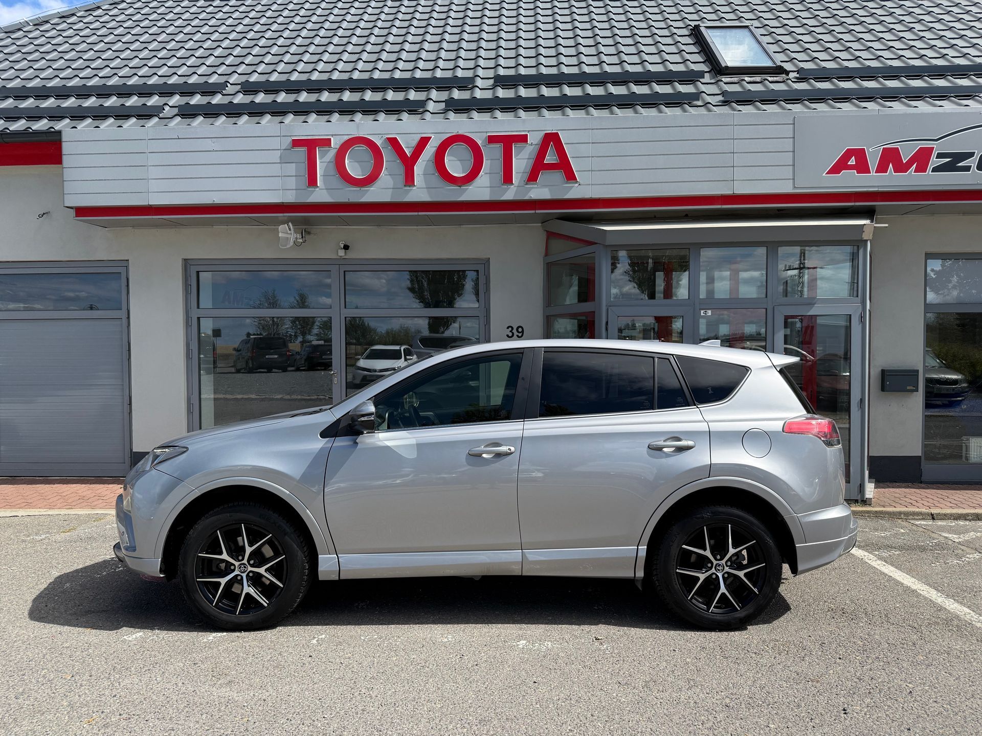 Toyota Rav4, 2,5 HSD BLACK EDITION - fotka 5