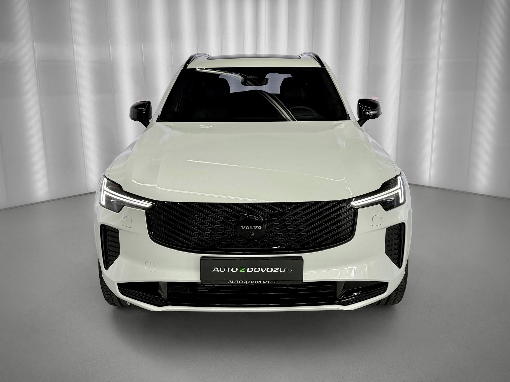 Volvo XC90, T8 AWD BLACK EDITION ULTRA, VZ - fotka 2