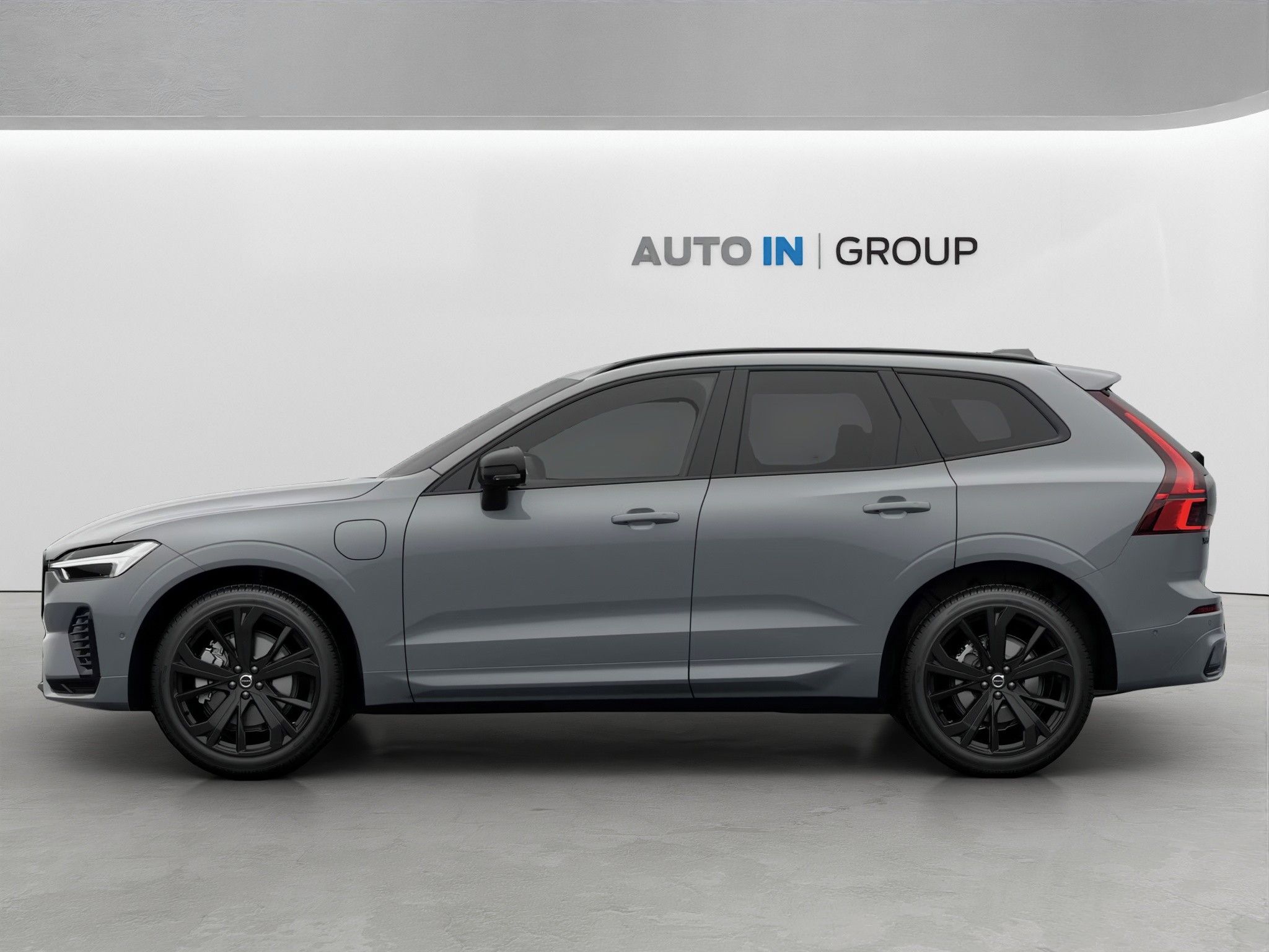 Volvo XC60, Black Edition Plus T6,4X4 - fotka 2