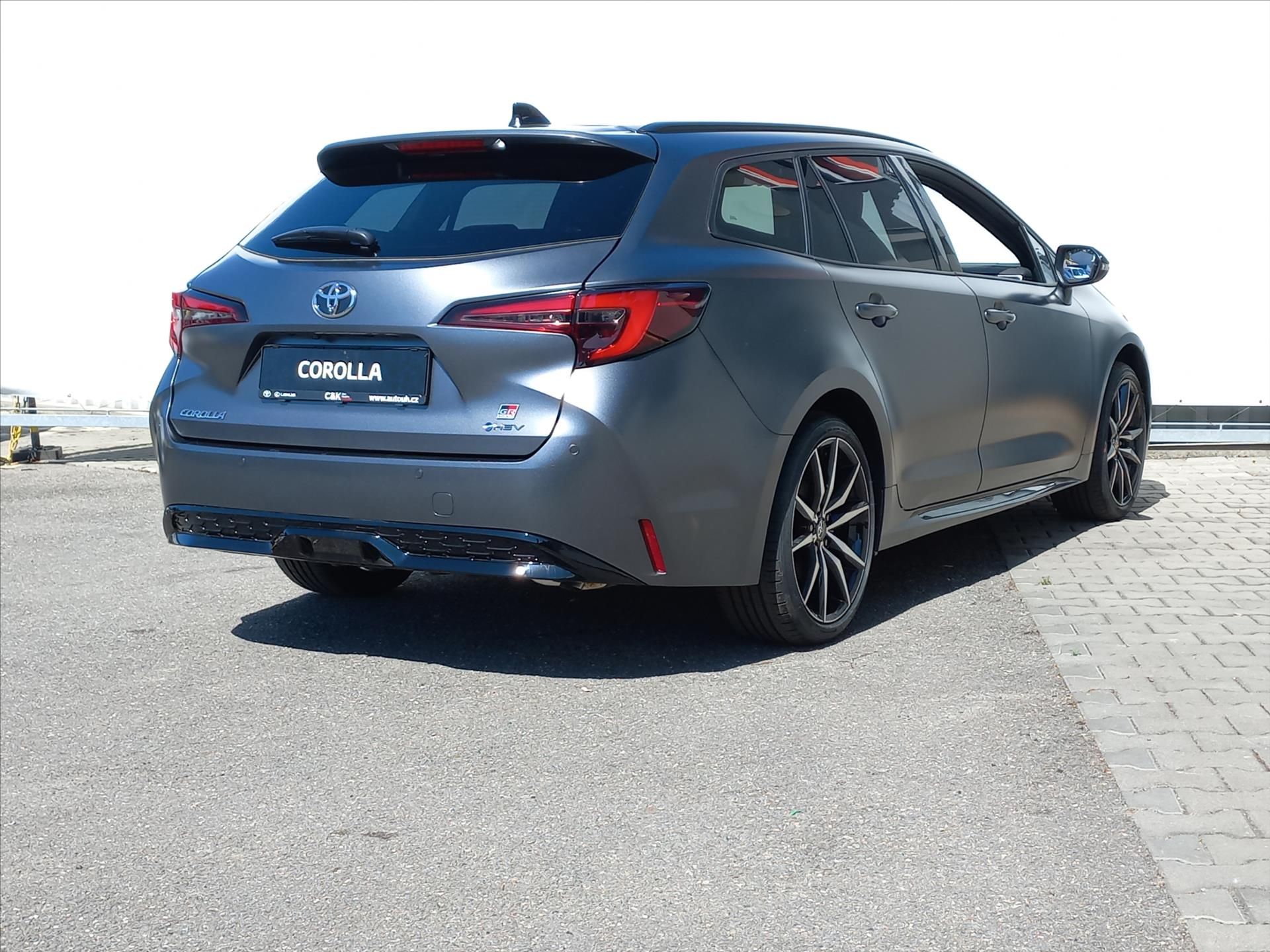 Toyota Corolla, 2,0 Hybrid e-CVT 178k  TS GR S - fotka 6