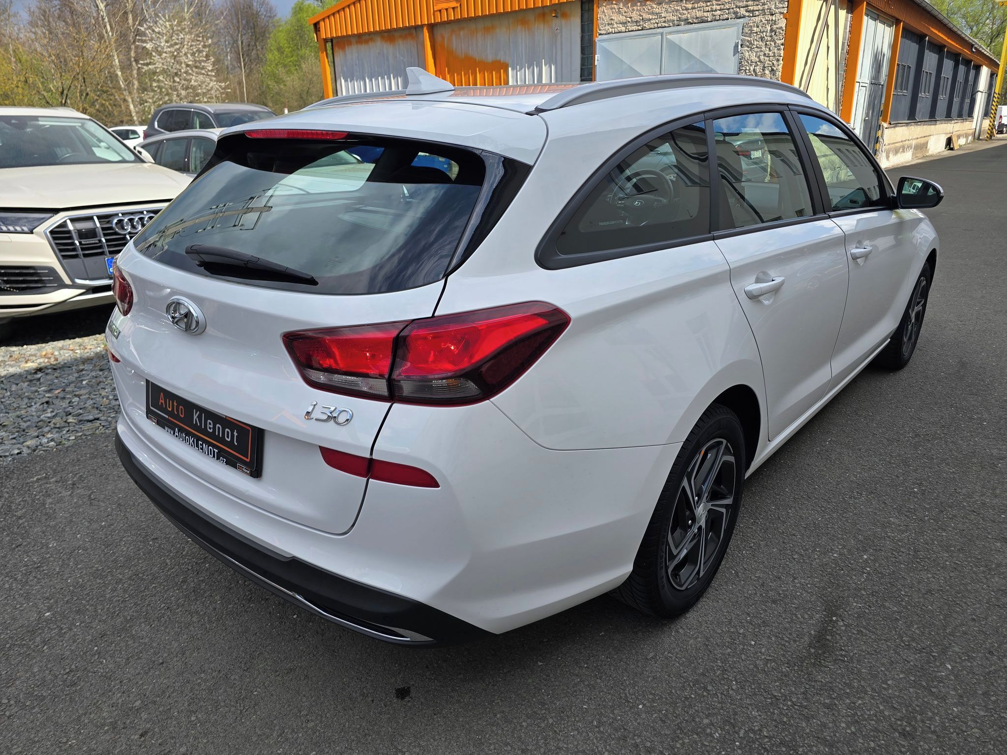 Hyundai i30, 1.5i COMFORT LED KAMERA NAVI - fotka 4