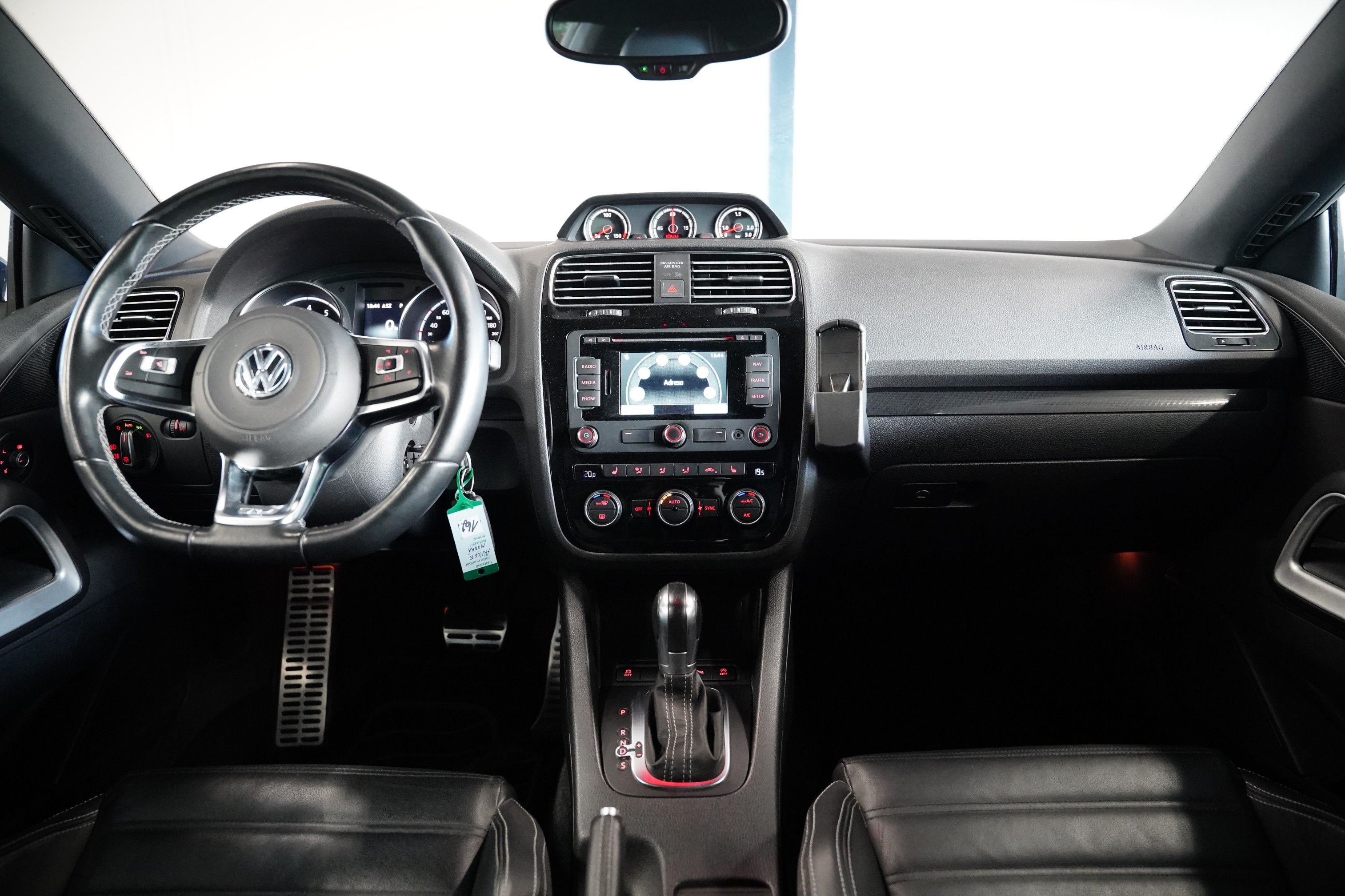 Volkswagen Scirocco, 2.0 TSI 132 kW R-Line - fotka 5