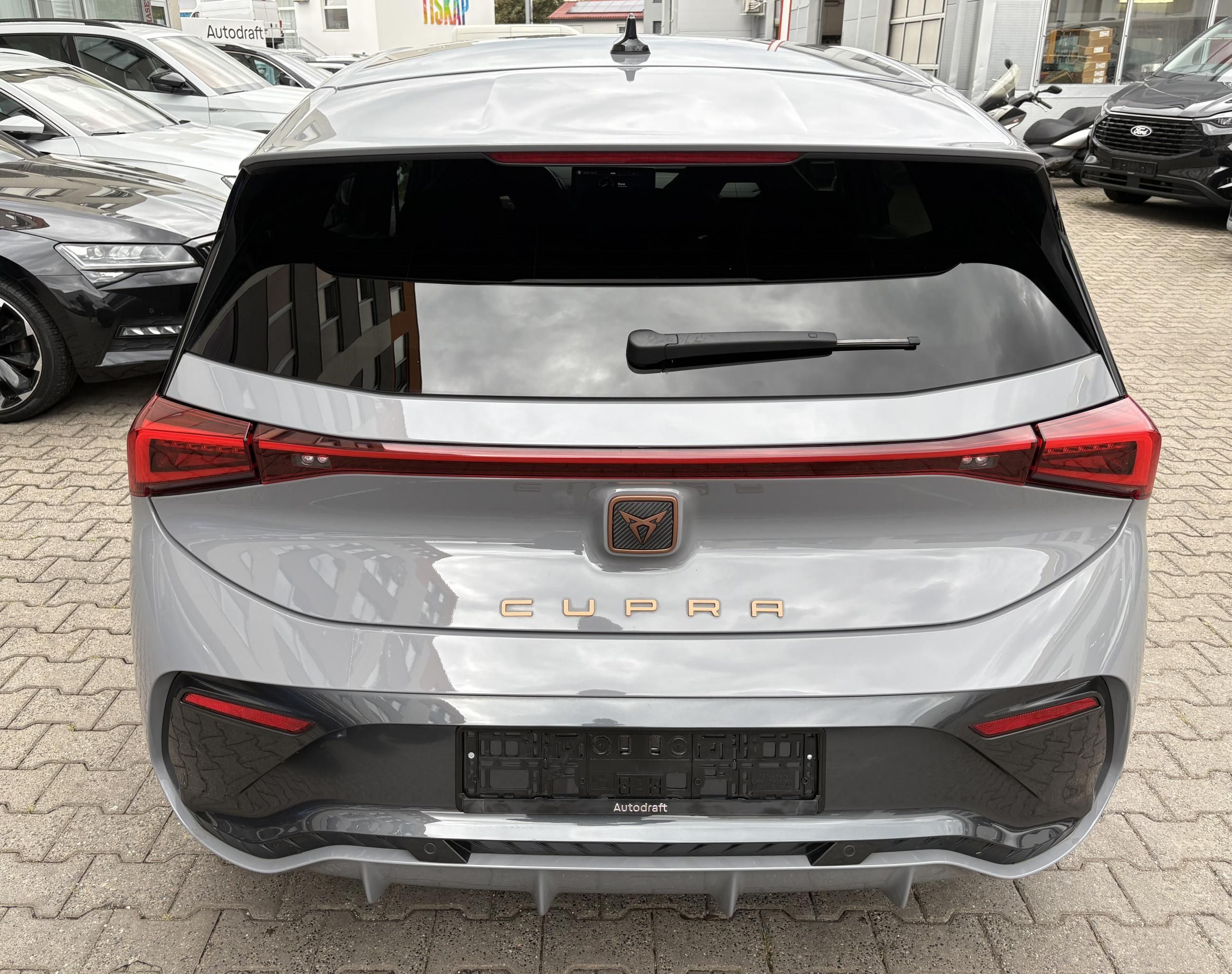 Cupra Born, Born 150kW / Tepelko - fotka 6