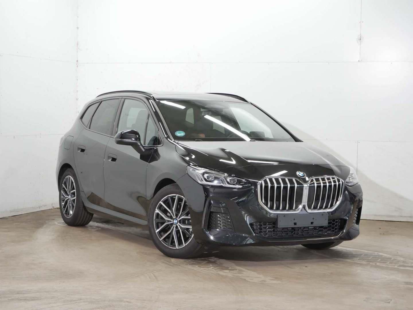 BMW Řada 2, 223i xDrive Active Tourer - fotka 2