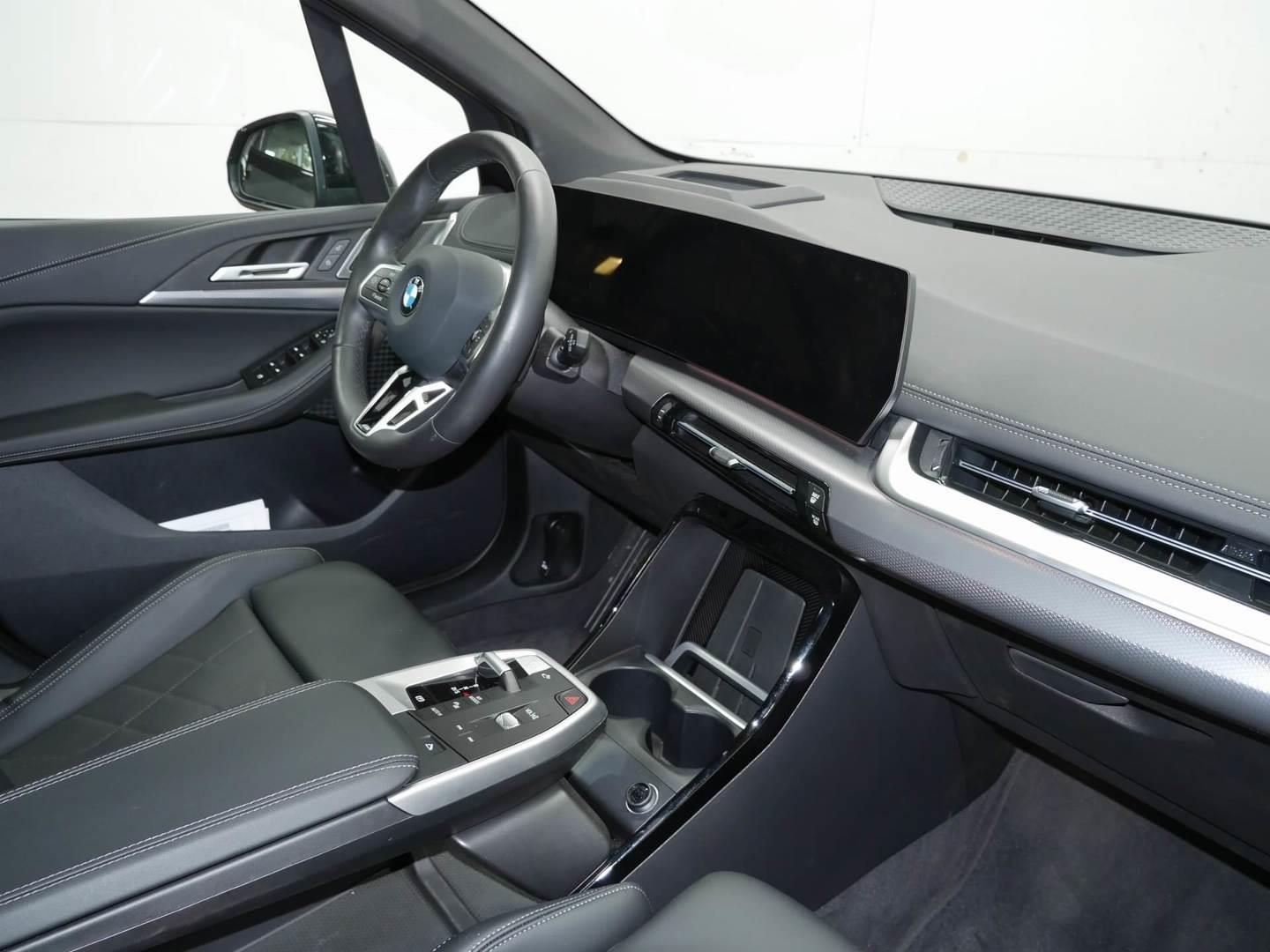 BMW Řada 2, 223i xDrive Active Tourer - fotka 5