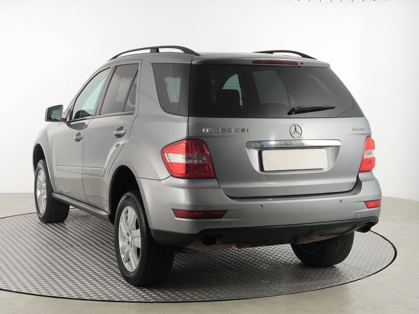 Mercedes-Benz Třídy M, ML 350 CDI, Base, 4X4 - fotka 4