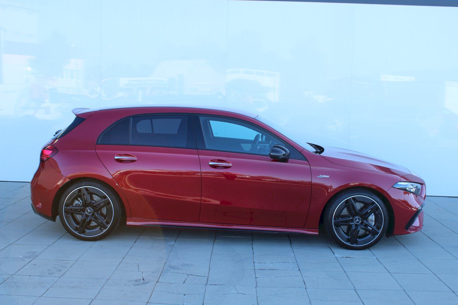 Mercedes-Benz Třídy A, Mercedes-AMG A 35 DCT 4MATIC 2 - fotka 6