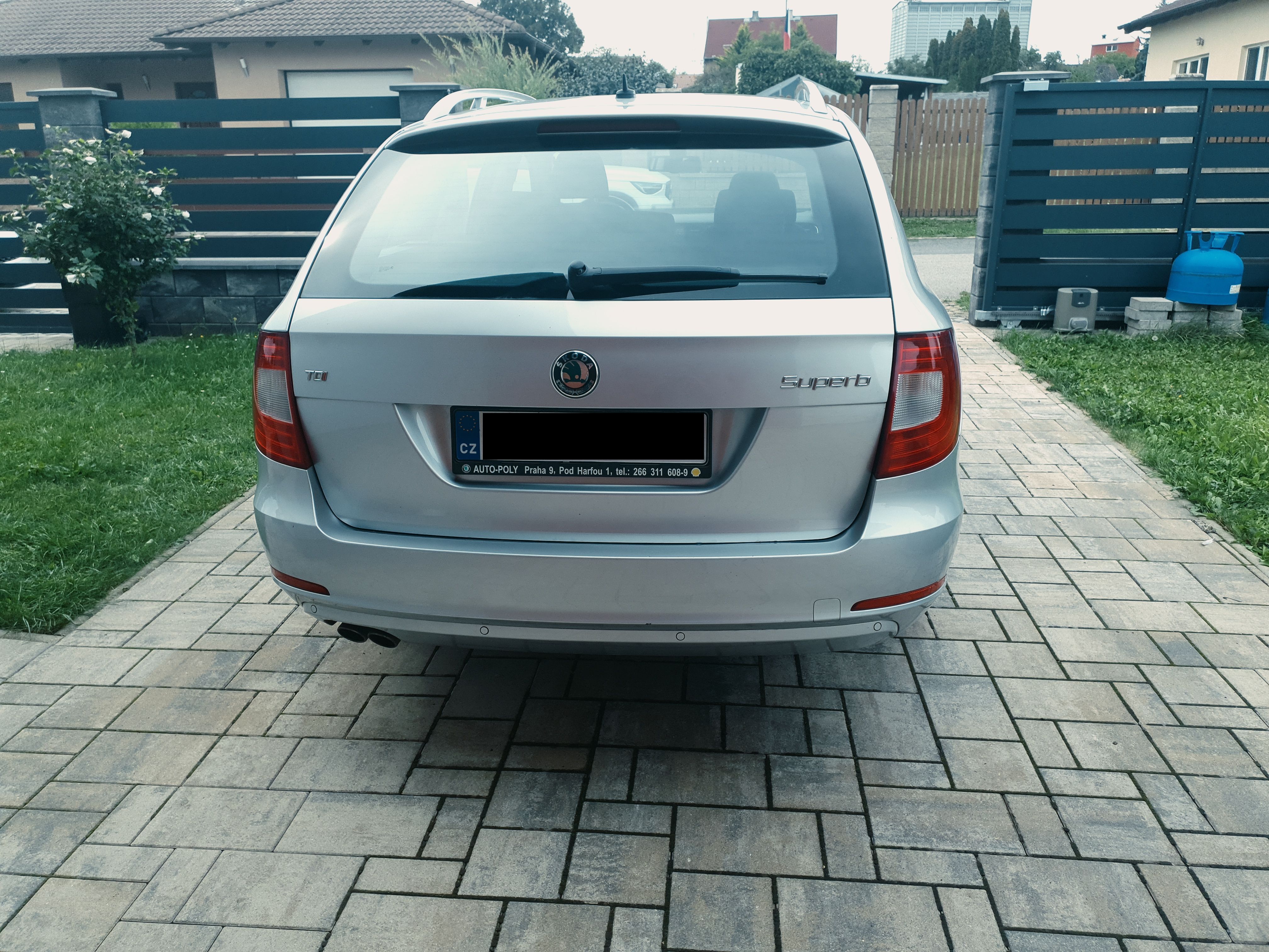 Škoda Superb, 2,0 TDi, 103 kW - fotka 4