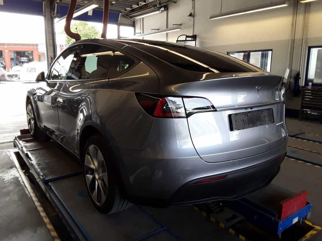 Tesla Model Y, ZAMLUVENO ! TZ 93 % - fotka 2