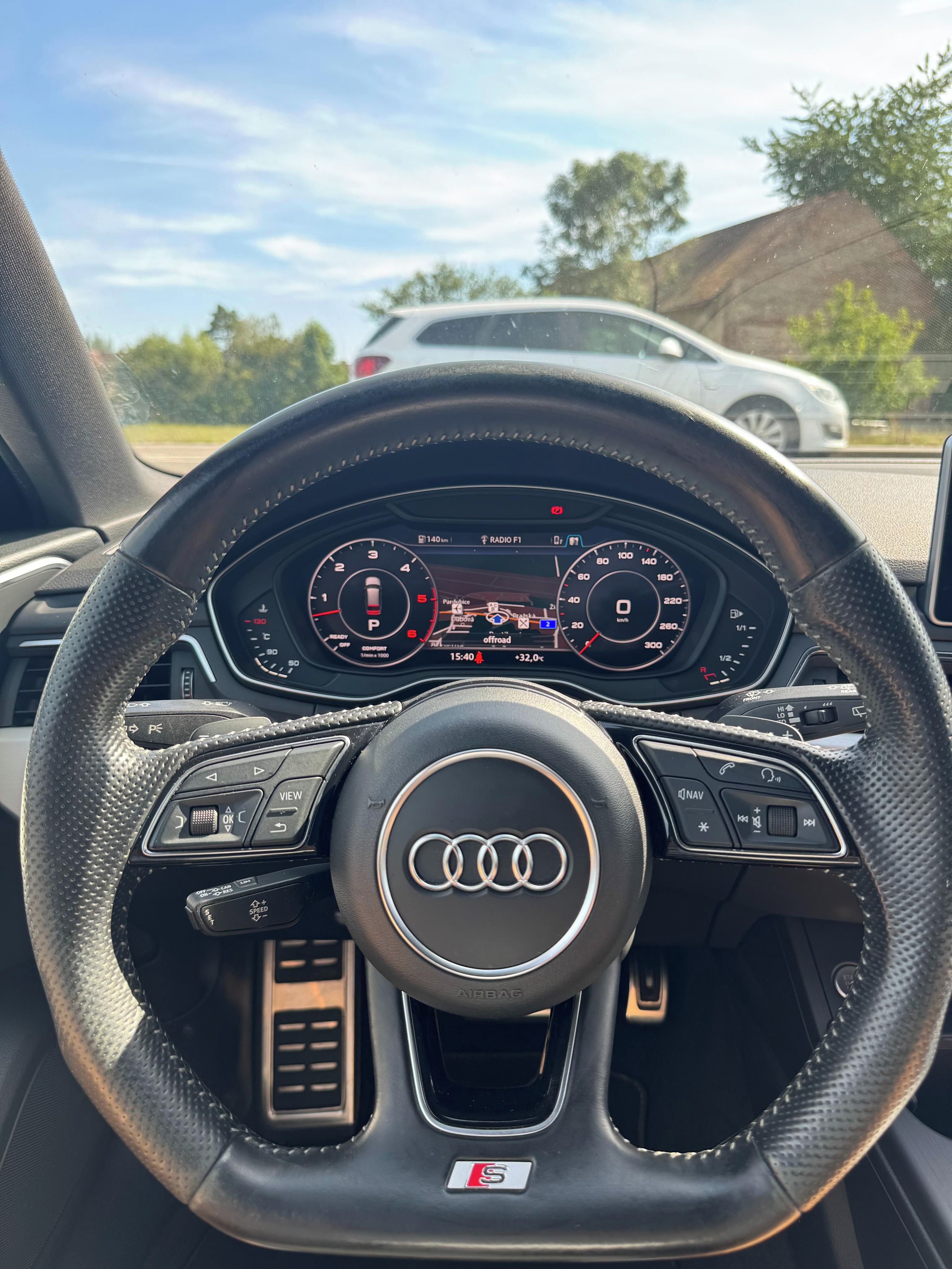 Audi A4 Avant, S-line - fotka 4