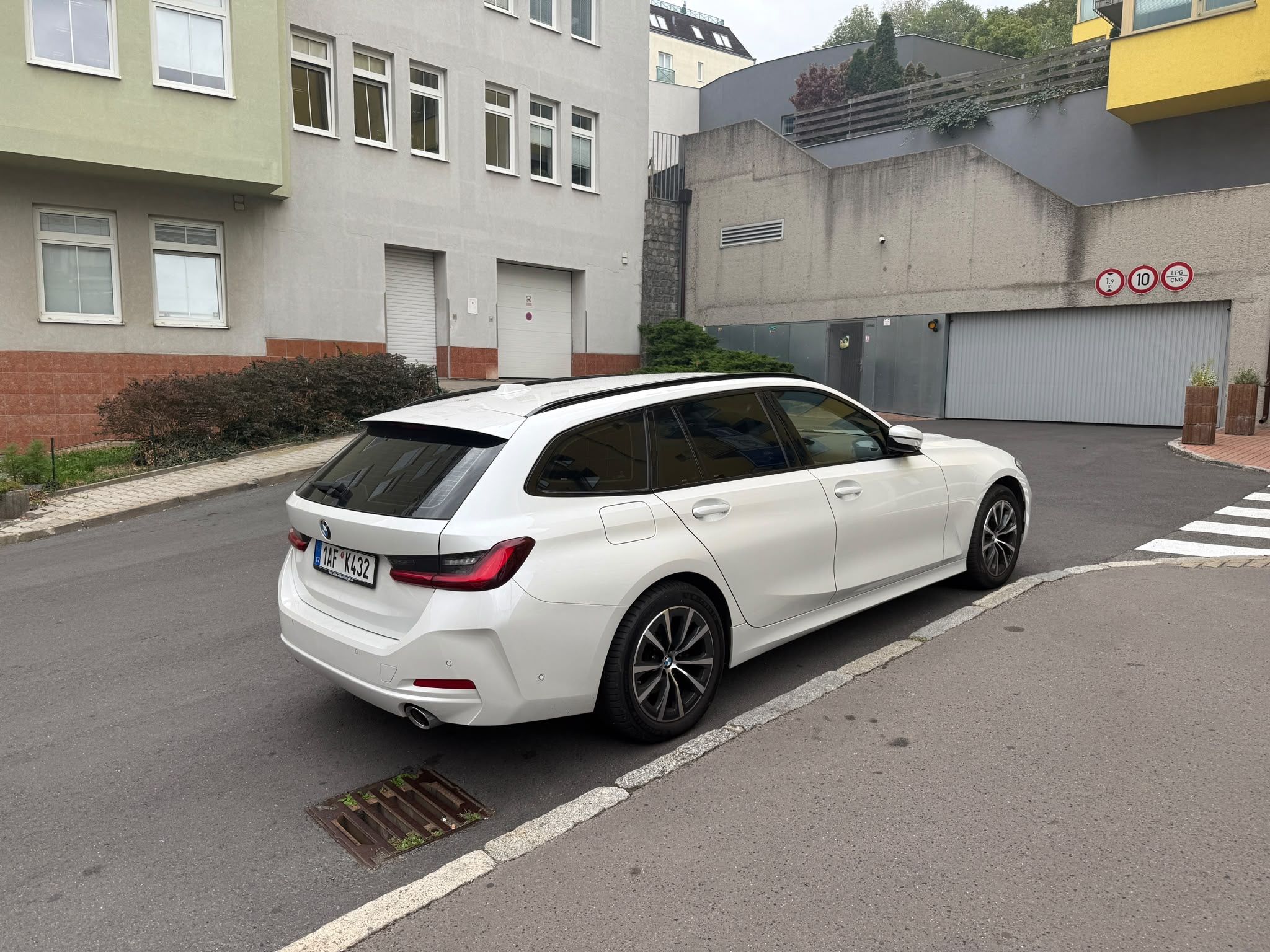 BMW Řada 3, 2.0 TDI - fotka 3