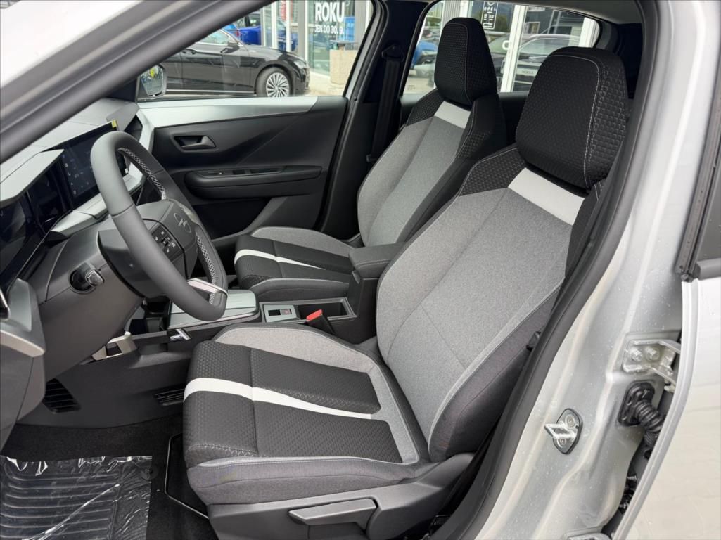 Opel Frontera, 1,2 TURBO  EDITION HYBRID - fotka 5