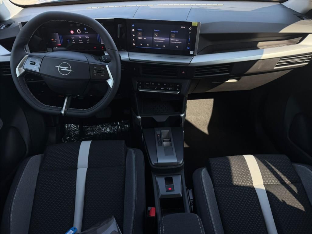 Opel Frontera, 1,2 TURBO  GS HYBRID - fotka 6