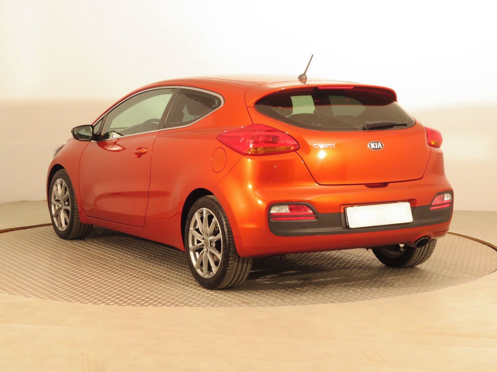 Kia Pro_cee´d, 1.6 GDI, Serv.kniha - fotka 4