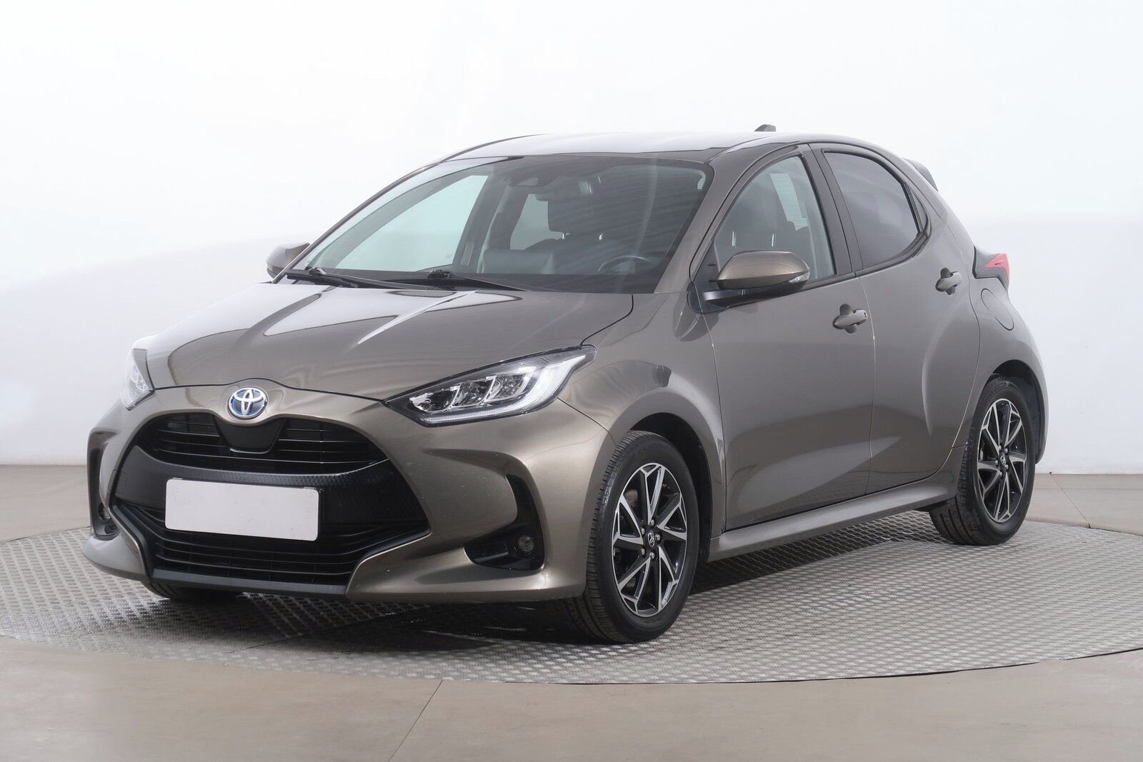 Toyota Yaris, 1.5 VVT-i Hybrid, Automat - fotka 2