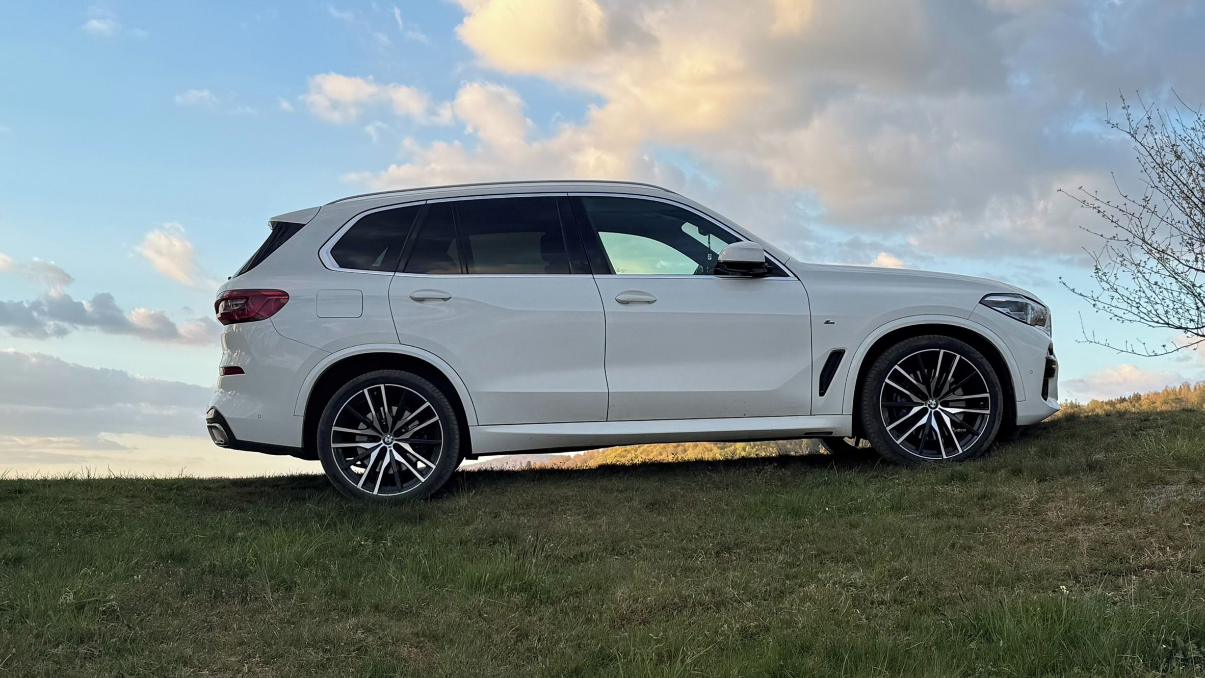 BMW X5, xDrive40i / PLNÁ VÝBAVA