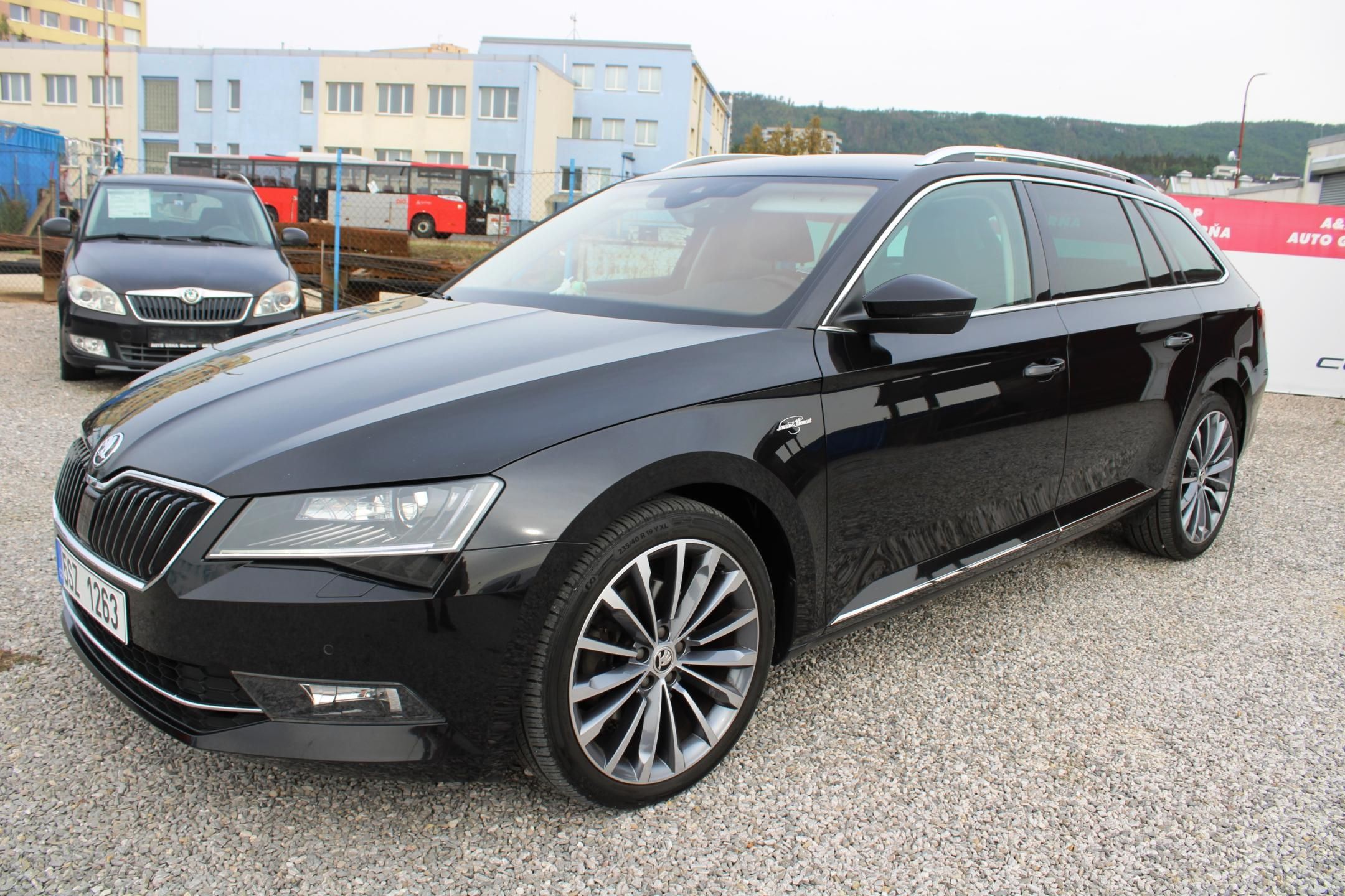 Škoda Superb, 2,0TDI KÚŽE NAVI KLIMA  ALU 19 - fotka 3