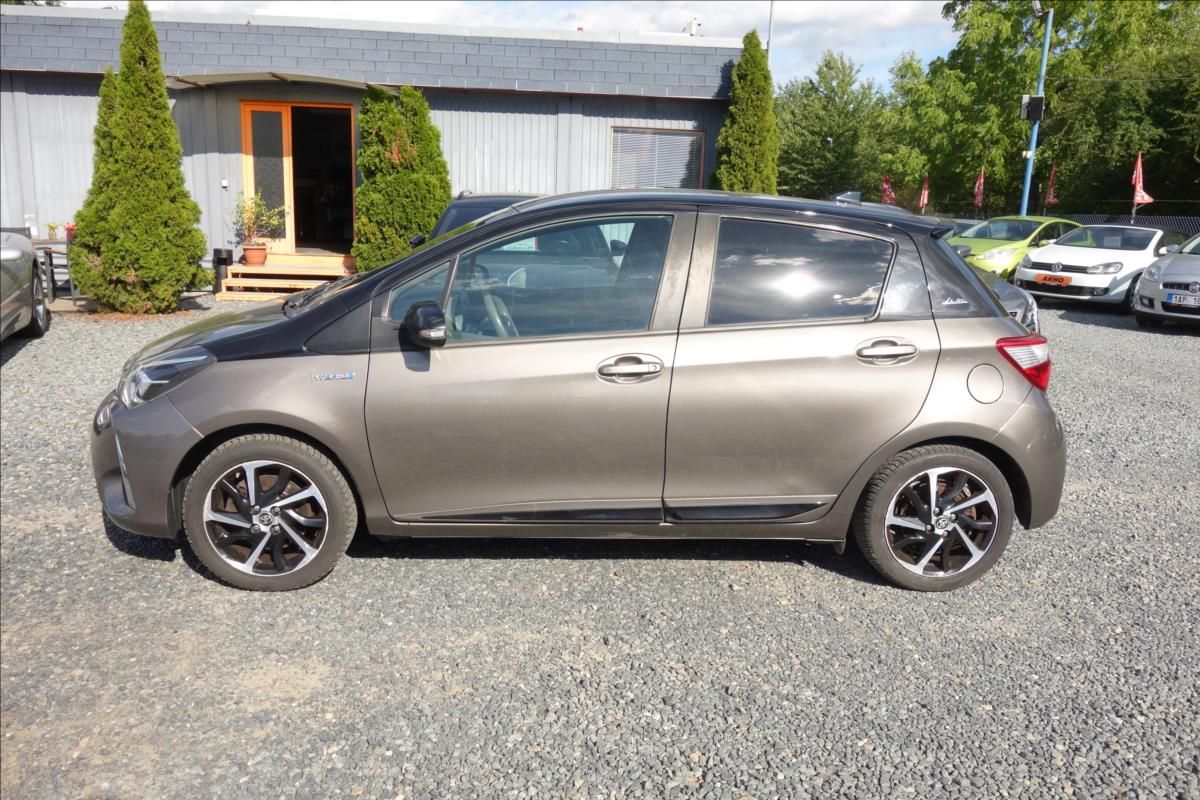 Toyota Yaris, 1,5 i, ČR, HYBRID, SELECTION. - fotka 4