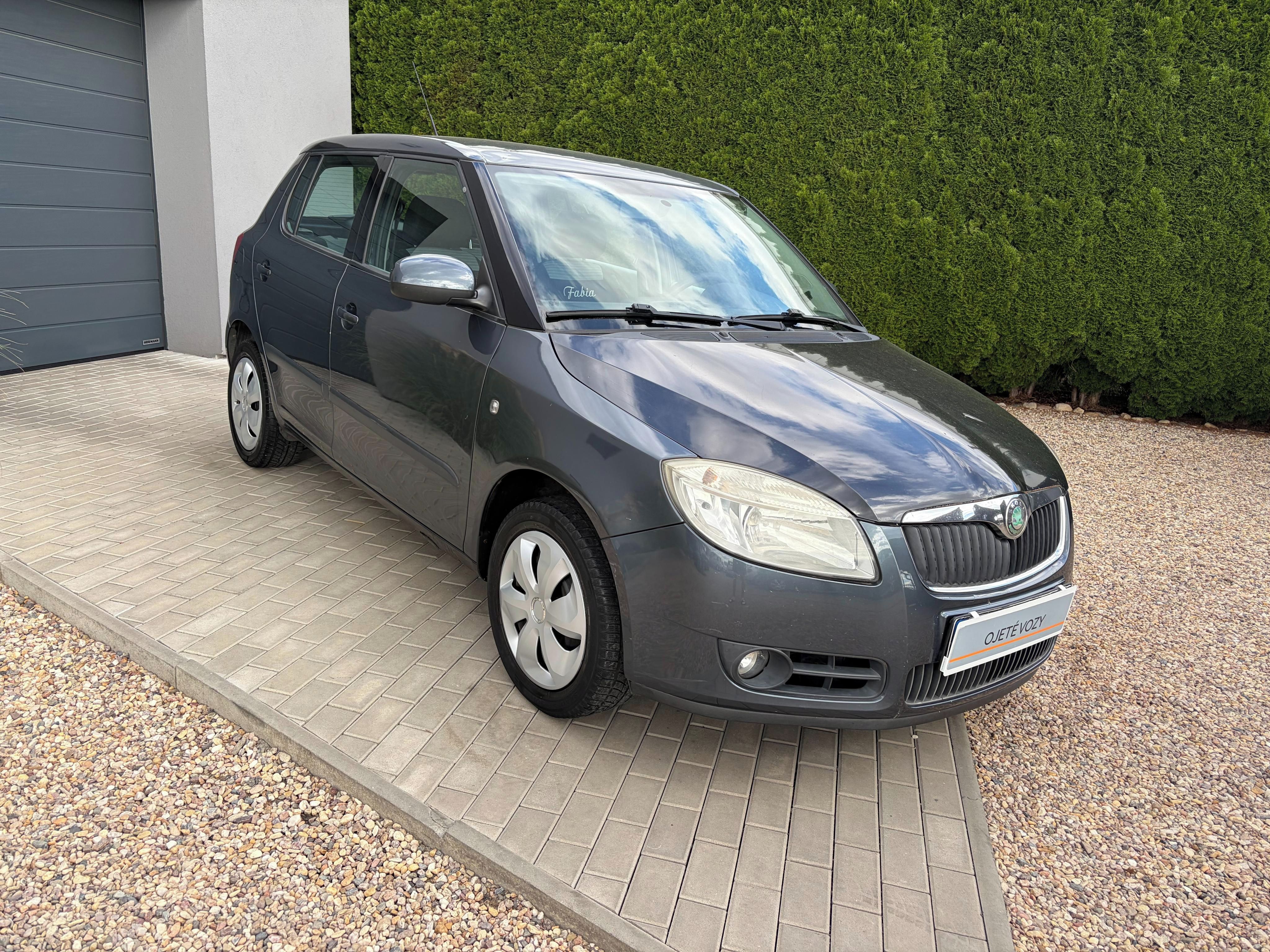 Škoda Fabia, 1.6i 16V 77kW, Klimatizace - fotka 3