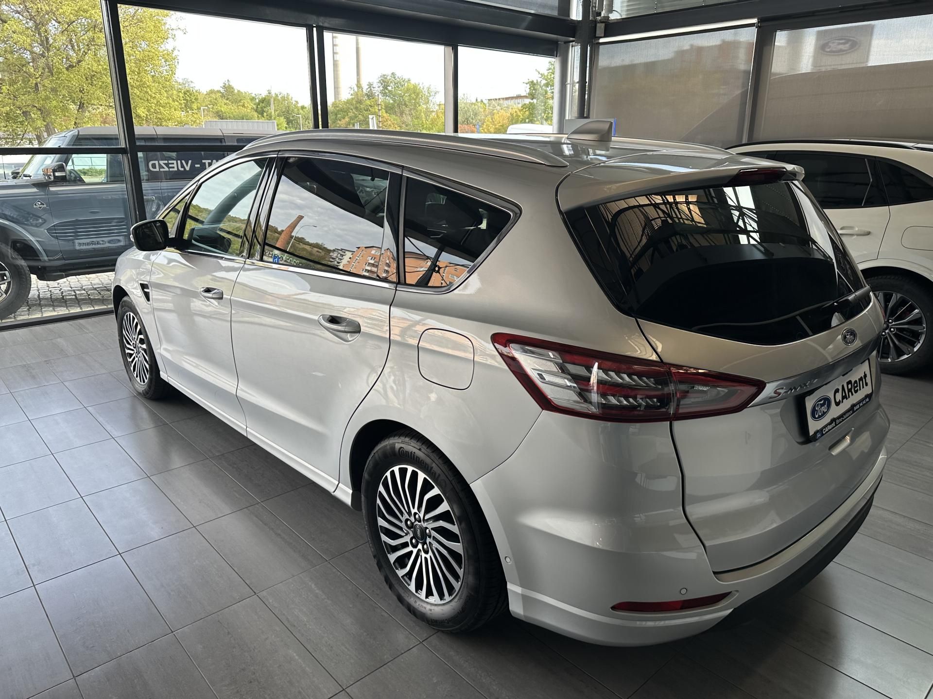 Ford S-MAX, Titanium 2.5i HEV 190k aut. - fotka 2