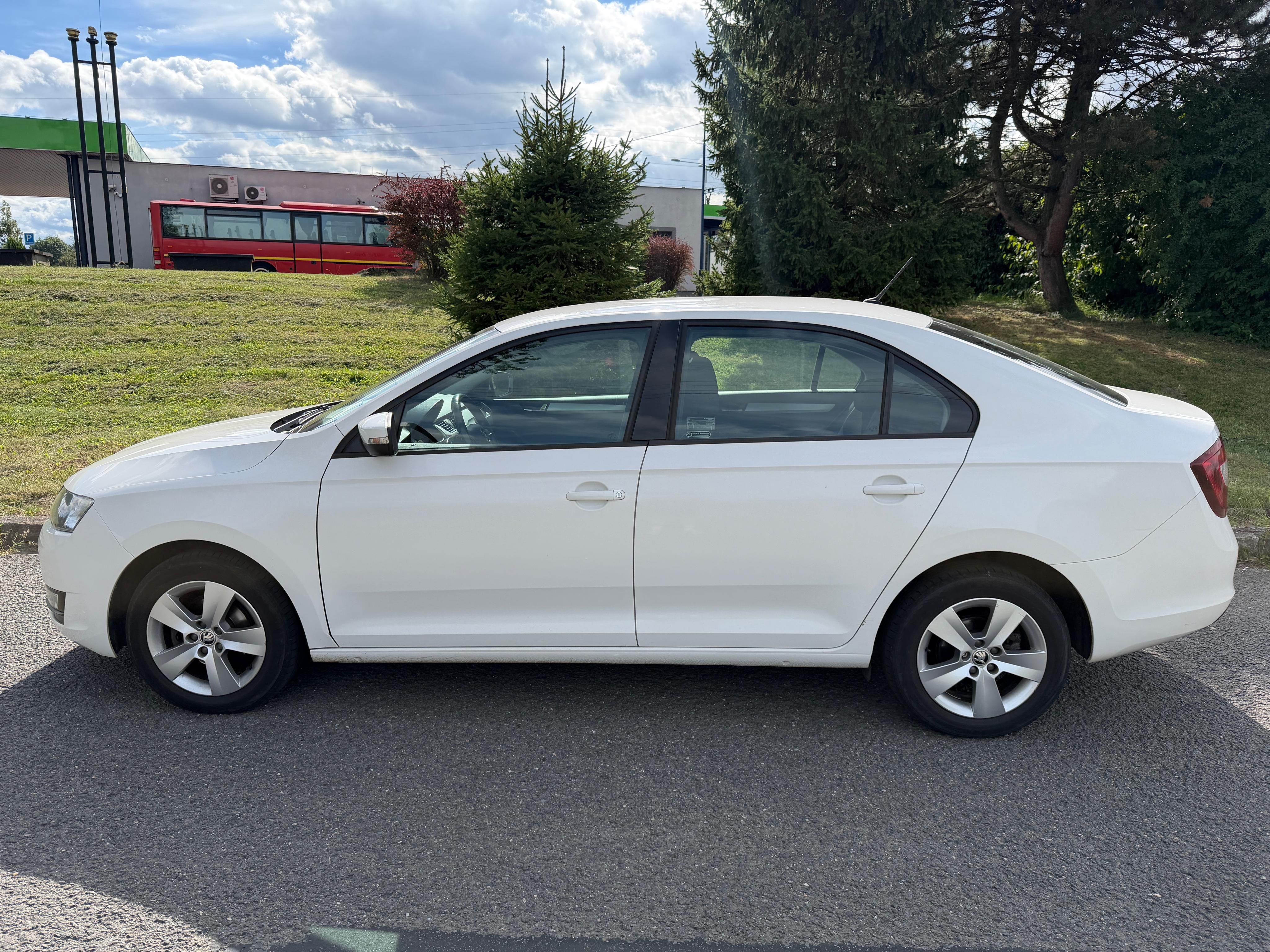 Škoda Rapid, 1.0TSi-manuál,klima,vyhř.sedač - fotka 2