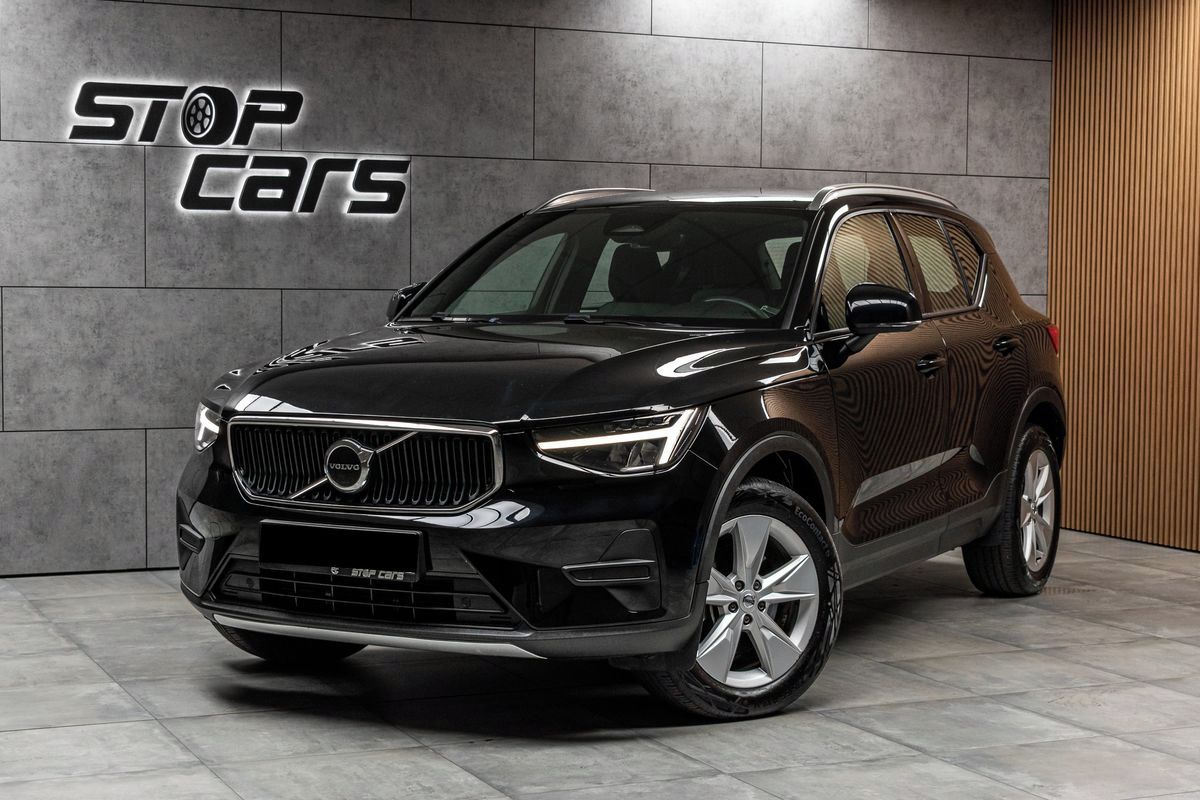 Volvo XC40, B4 CORE*145KW*ACC*ČR*DPH*1.MAJ