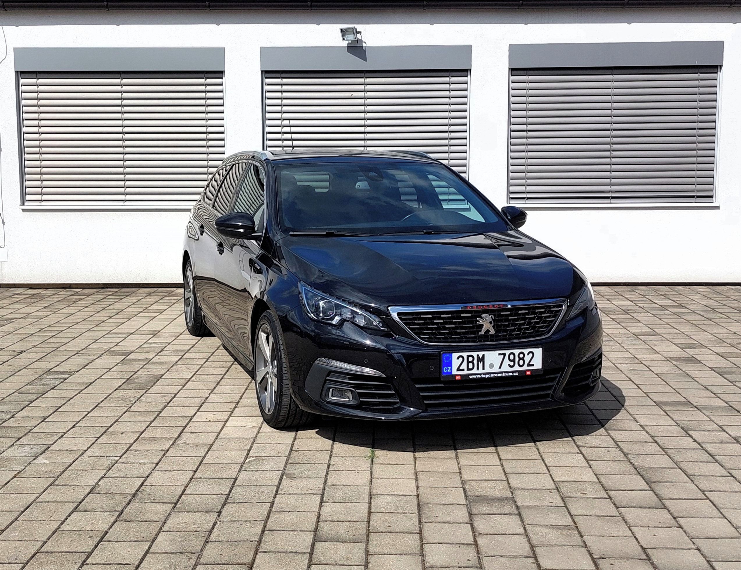 Peugeot 308, 1.5 diesel, 96 kW, automat - fotka 3