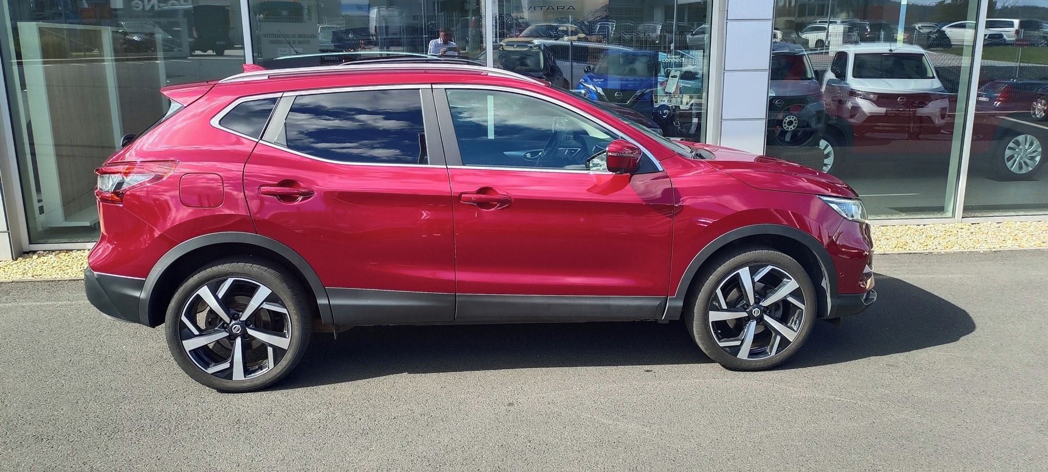 Nissan Qashqai, 1,2 T-GDI TEKNA, ČR, SERVIS - fotka 4