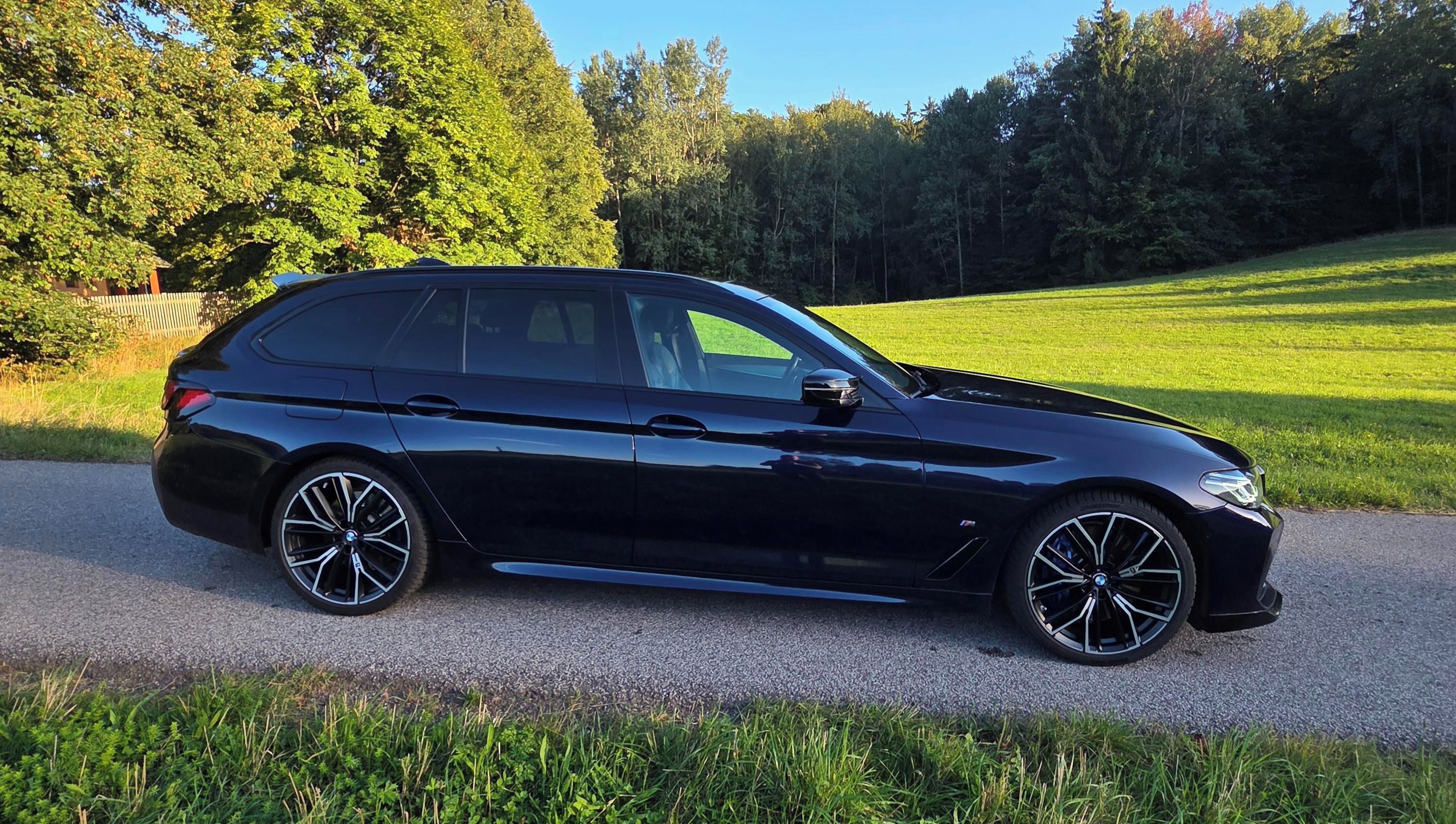 BMW Řada 5, 540i xDrive, zaruka 10/2027 - fotka 2