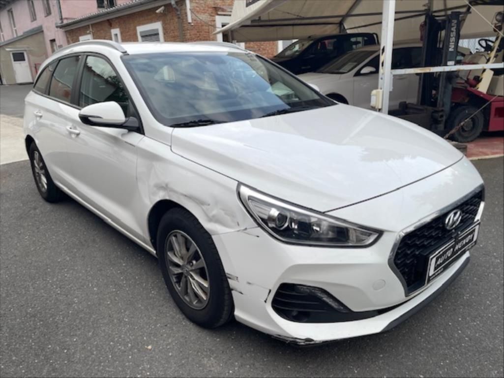 Hyundai i30, 1,6 CRDi KOMFORT - fotka 3