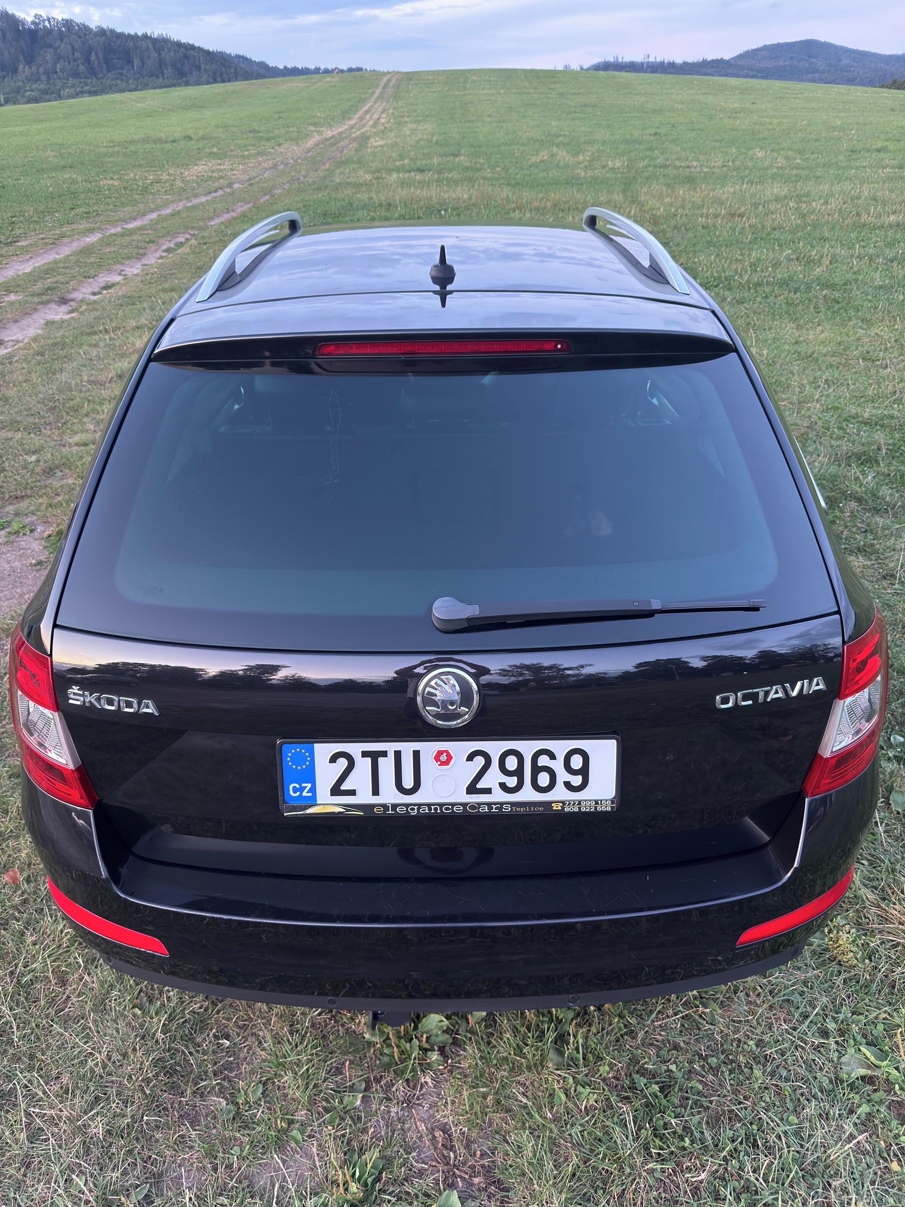 Škoda Octavia, 2TDI Elegance combi - fotka 4