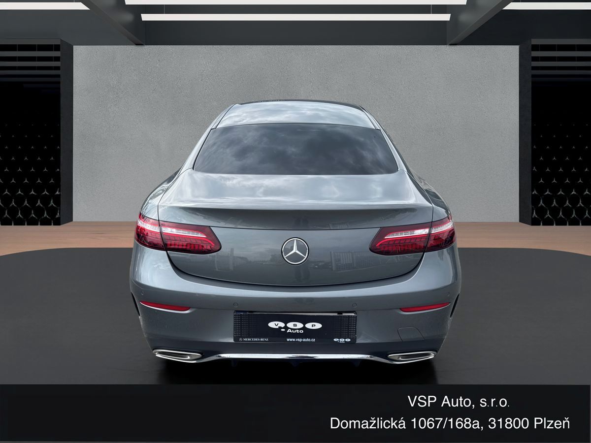 Mercedes-Benz Třídy E, AMG paket 200 4MATIC Kupé - fotka 4