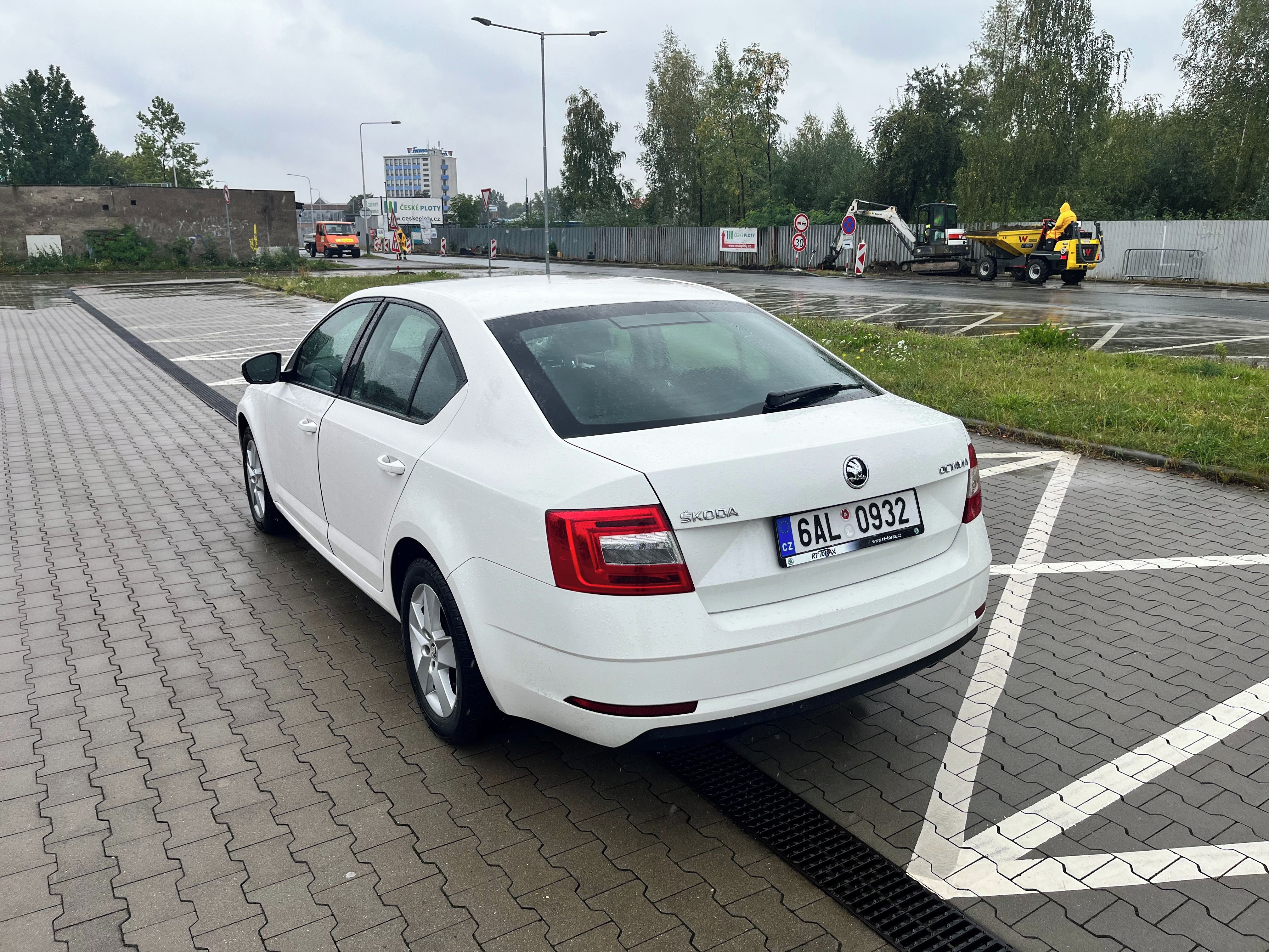 Škoda Octavia, Škoda Octavia 1.6 TDI 85 Kw - fotka 6