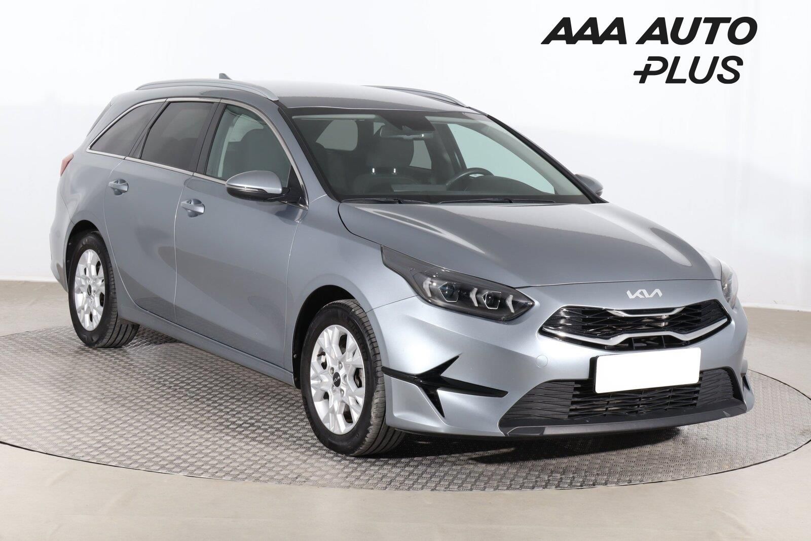 Kia Cee´d, 1.5 T-GDI, Gold, Serv.kniha