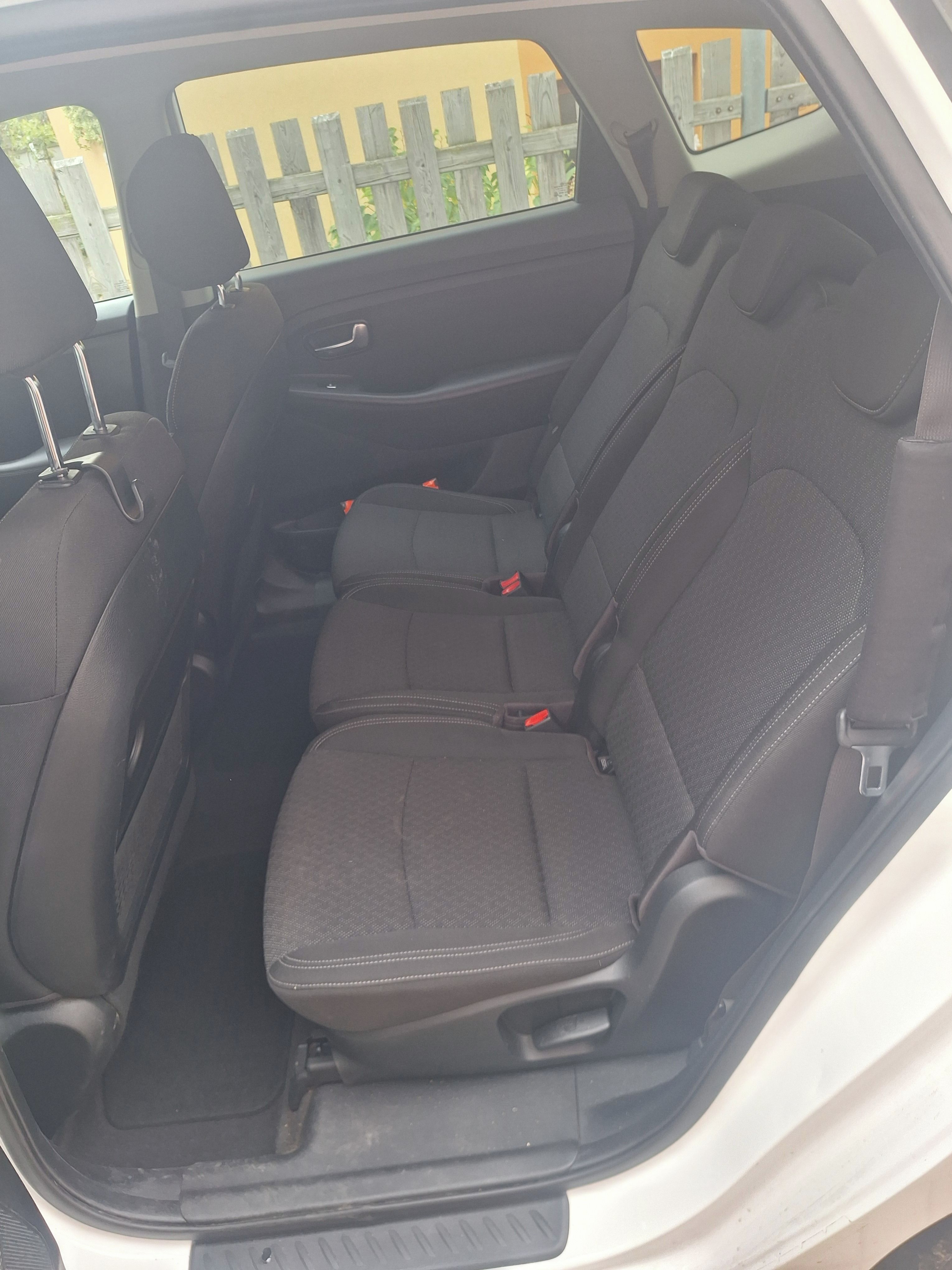 Kia Carens, KIA CARENS 7mist - fotka 3