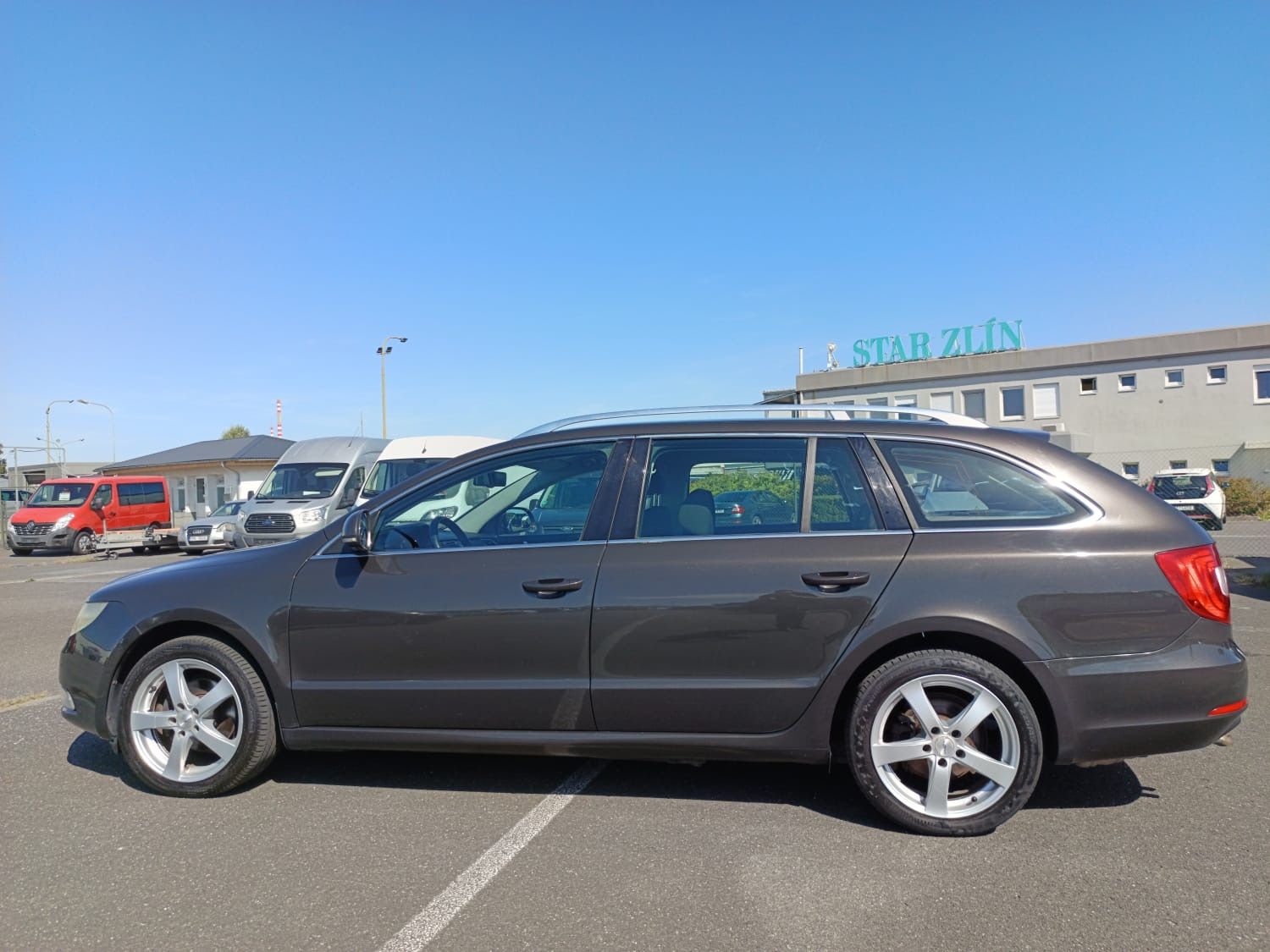Škoda Superb - fotka 5