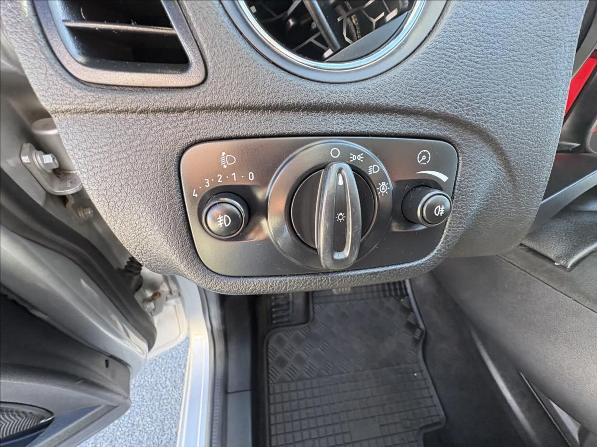 Ford S-MAX, 2,0 TDCi 103kW Výhřev,PDC,Tažn - fotka 5