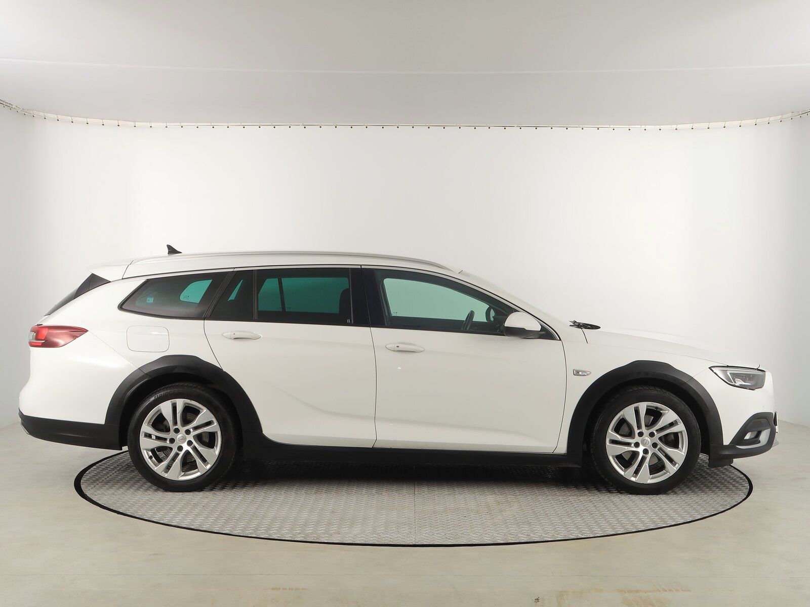 Opel Insignia, 2.0 BiTurbo CDTI, 4X4 - fotka 6