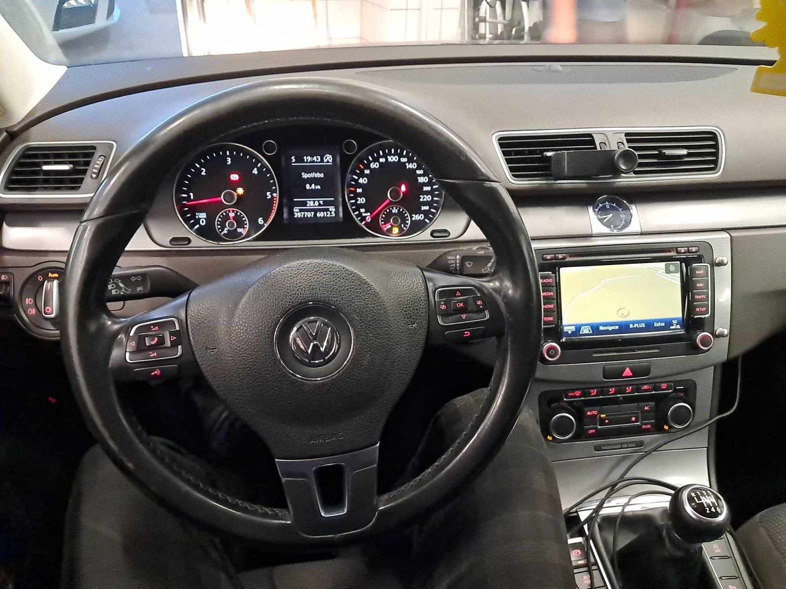 Volkswagen Passat, 1.6 TDI, Tažné - fotka 3