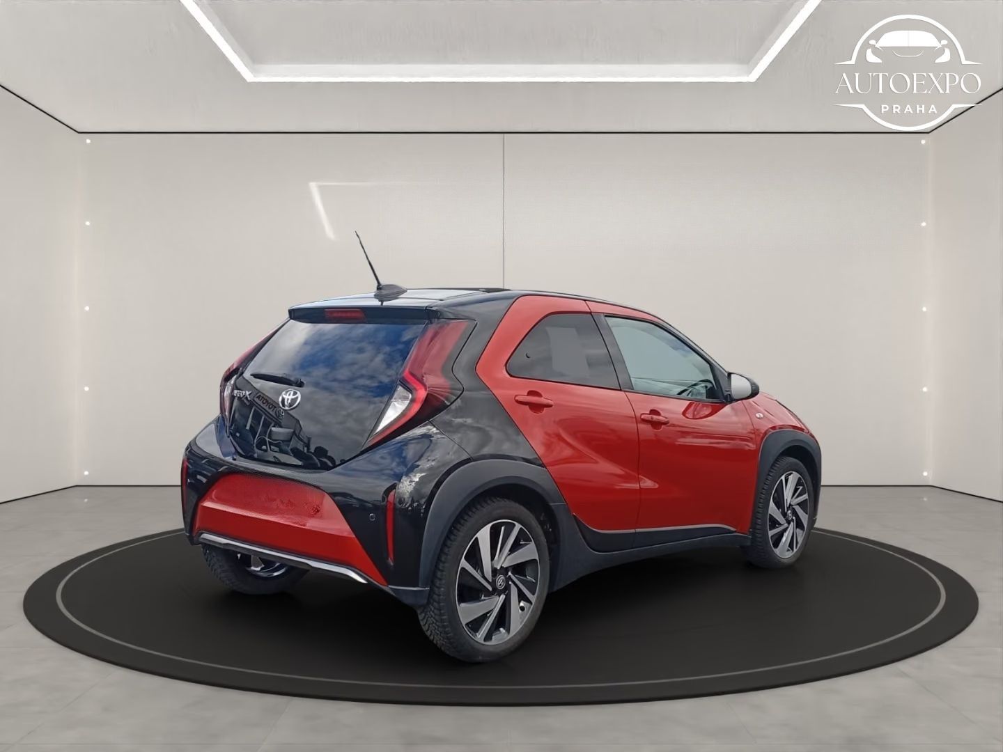 Toyota Aygo, Aygo X Air NAV JBL - fotka 4