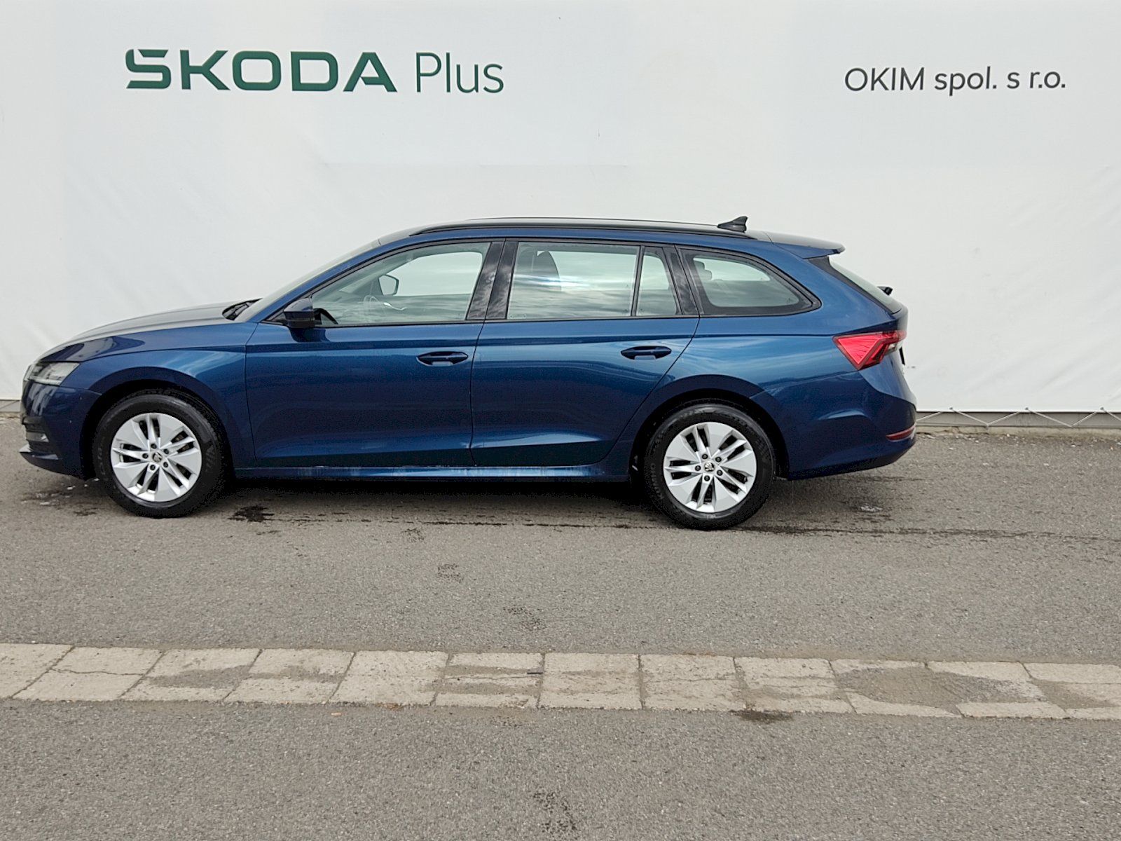 Škoda Octavia, Combi Ambition Plus 2,0 Tdi 11 - fotka 3